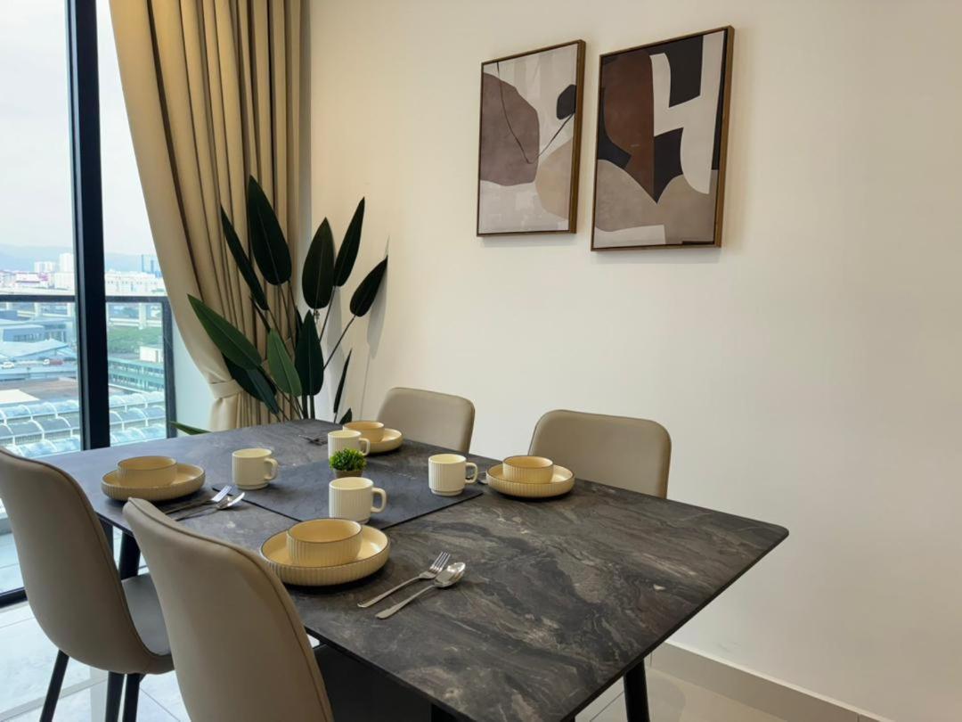 Appartement Trion 2, Klcc Trx Ikea At Chan Sow Lin, By One Kuala Lumpur