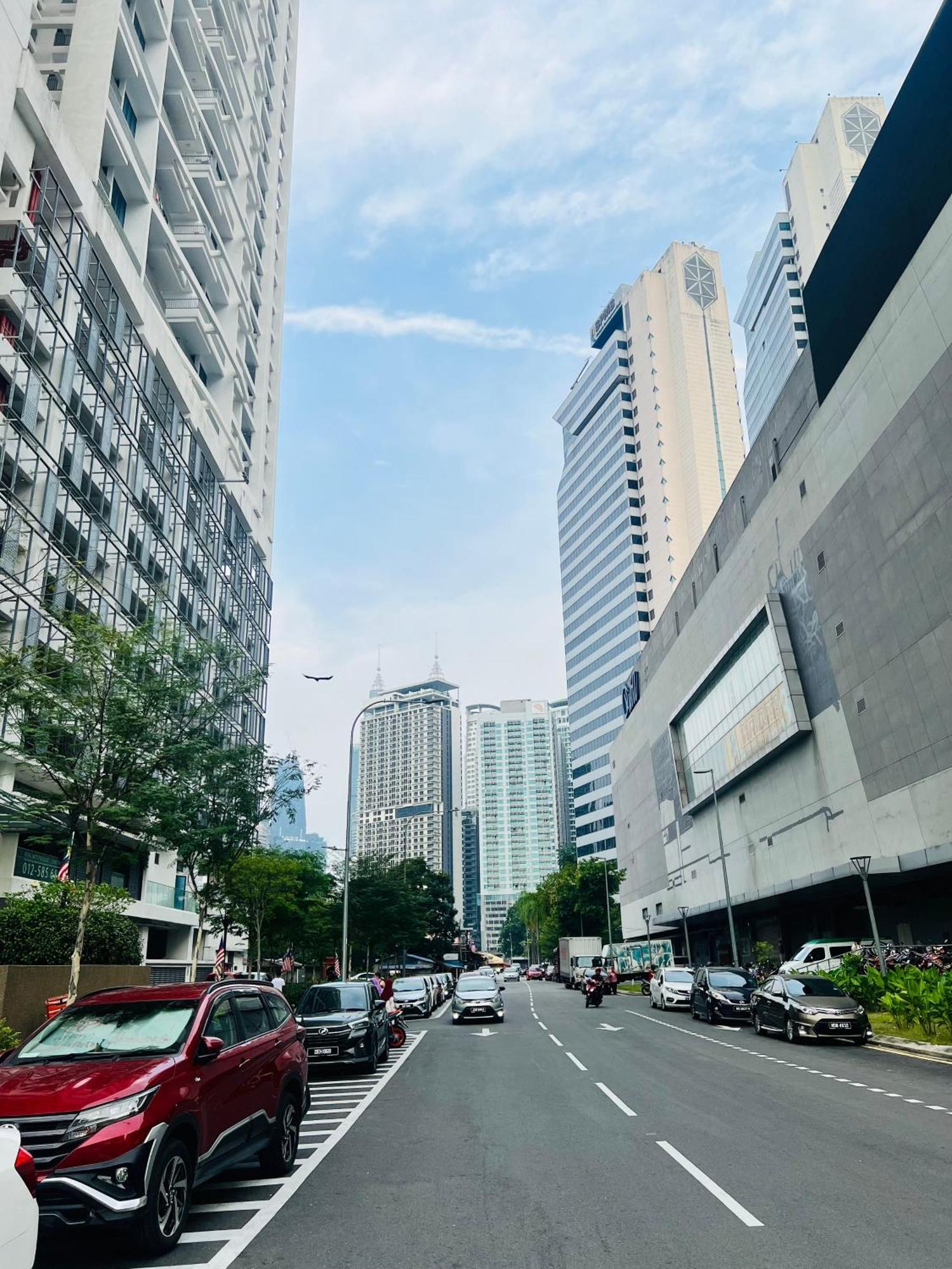 Apartment Colony Klcc By Hibernate