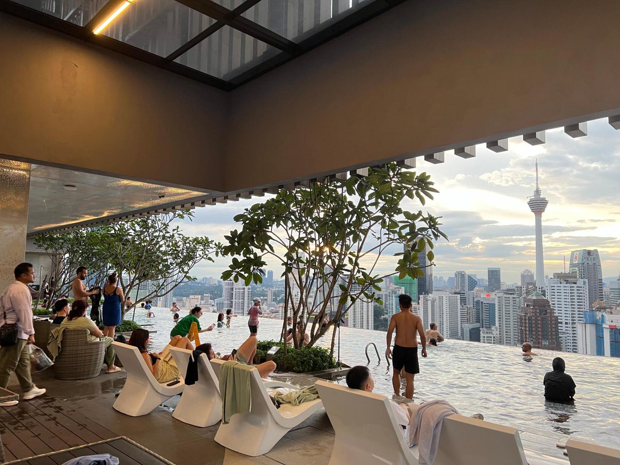 Axon Bukit Bintang Rooftop Swimming Pool