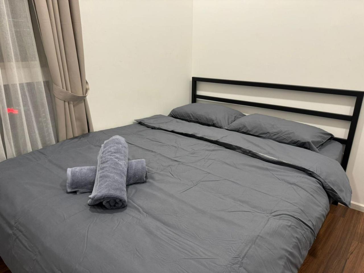 Serviced Apartment, Jalan Peel By Rverse * Kuala Lumpur