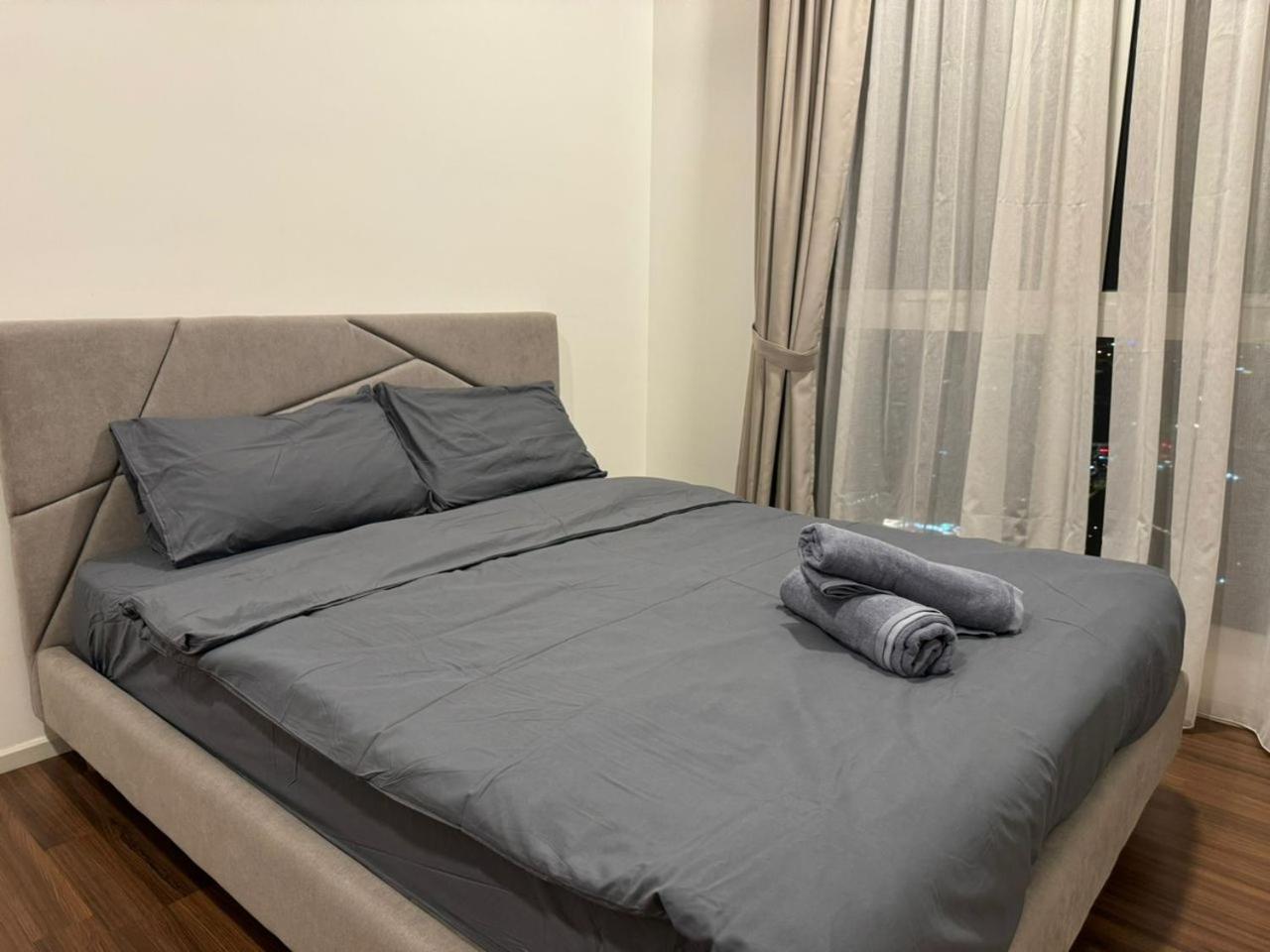 Serviced Apartment, Jalan Peel By Rverse Apartment