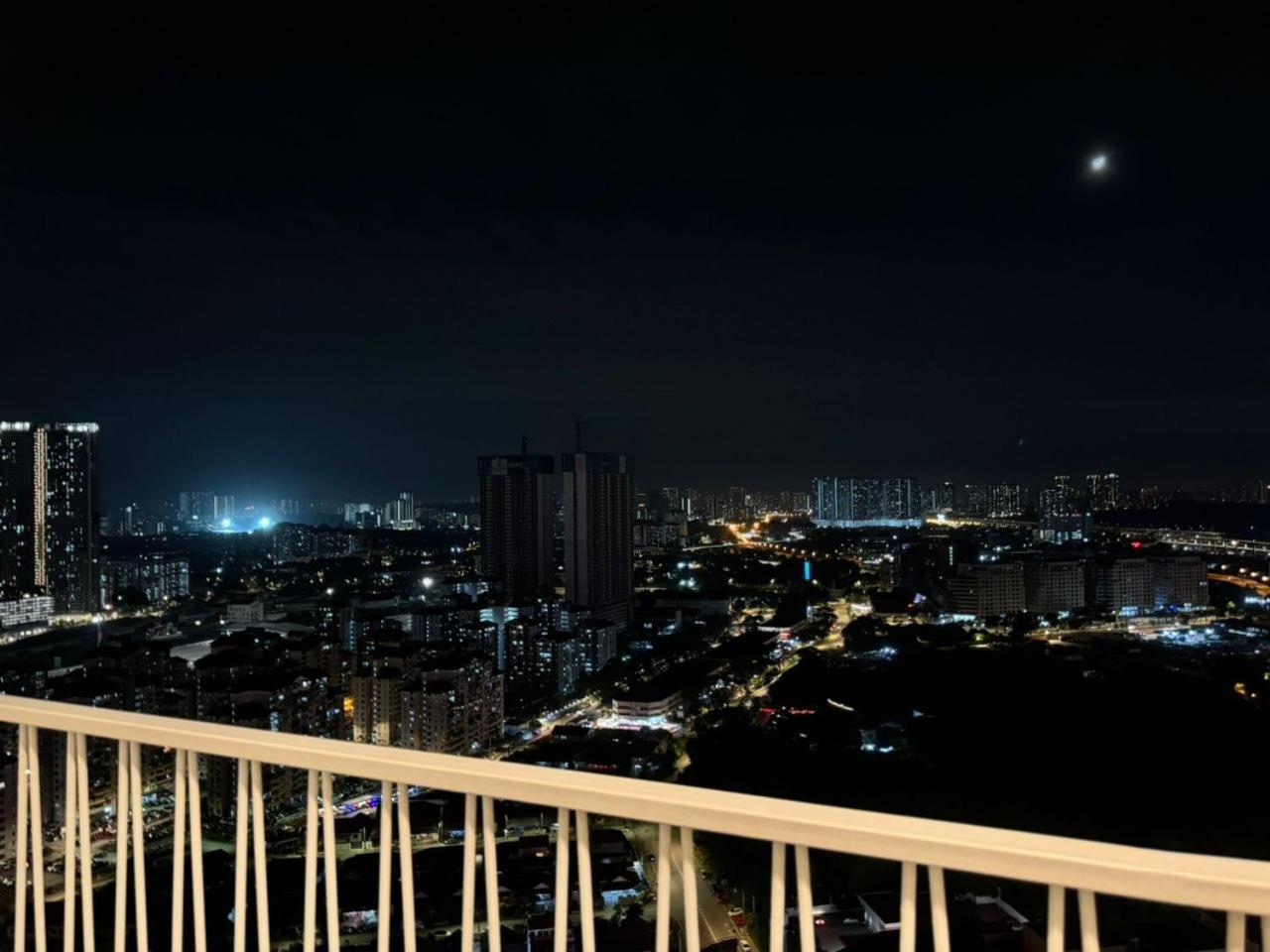 Apartment Serviced Apartment, Jalan Peel By Rverse