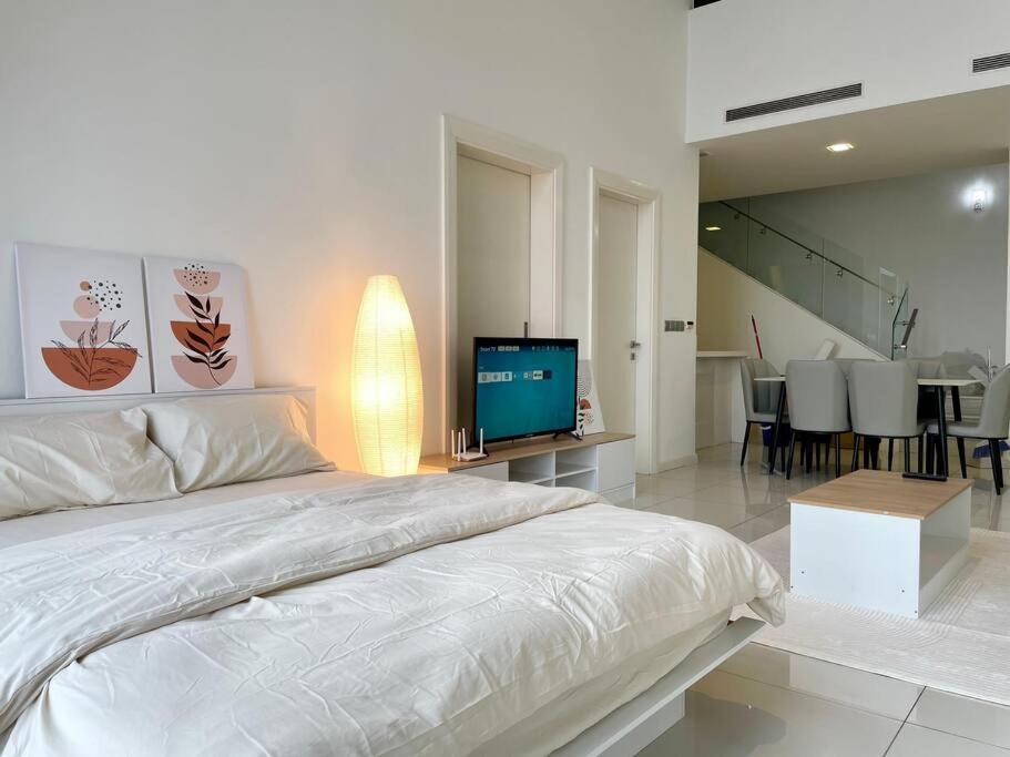 M Duplex Stunning High Floor View! Apartment *