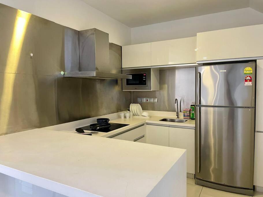 M Duplex Stunning High Floor View! *