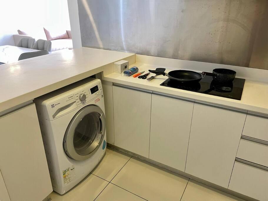 Apartment M Duplex Stunning High Floor View!