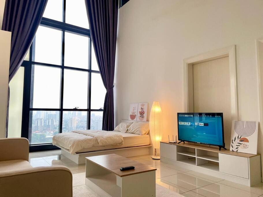 Apartment M Duplex Stunning High Floor View! *