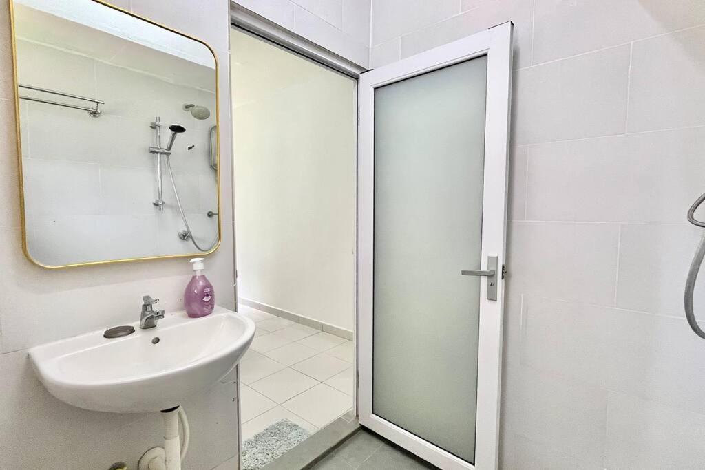 Apartment 3br Family At Desa Pandan Kl Ready Wifi Netflix Kuala Lumpur