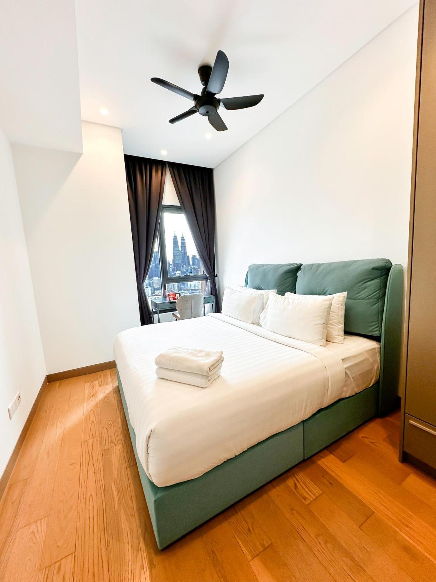 Lucentia Residences By Moonlight Stay! Apartment