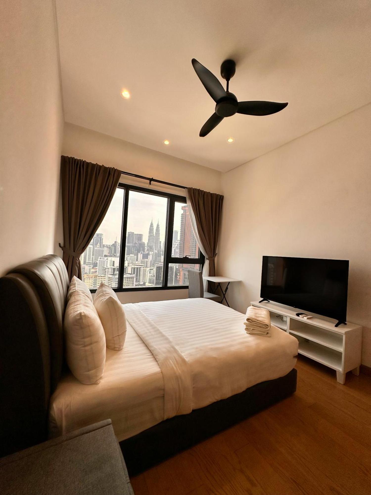 Apartment Lucentia Residences By Moonlight Stay! *