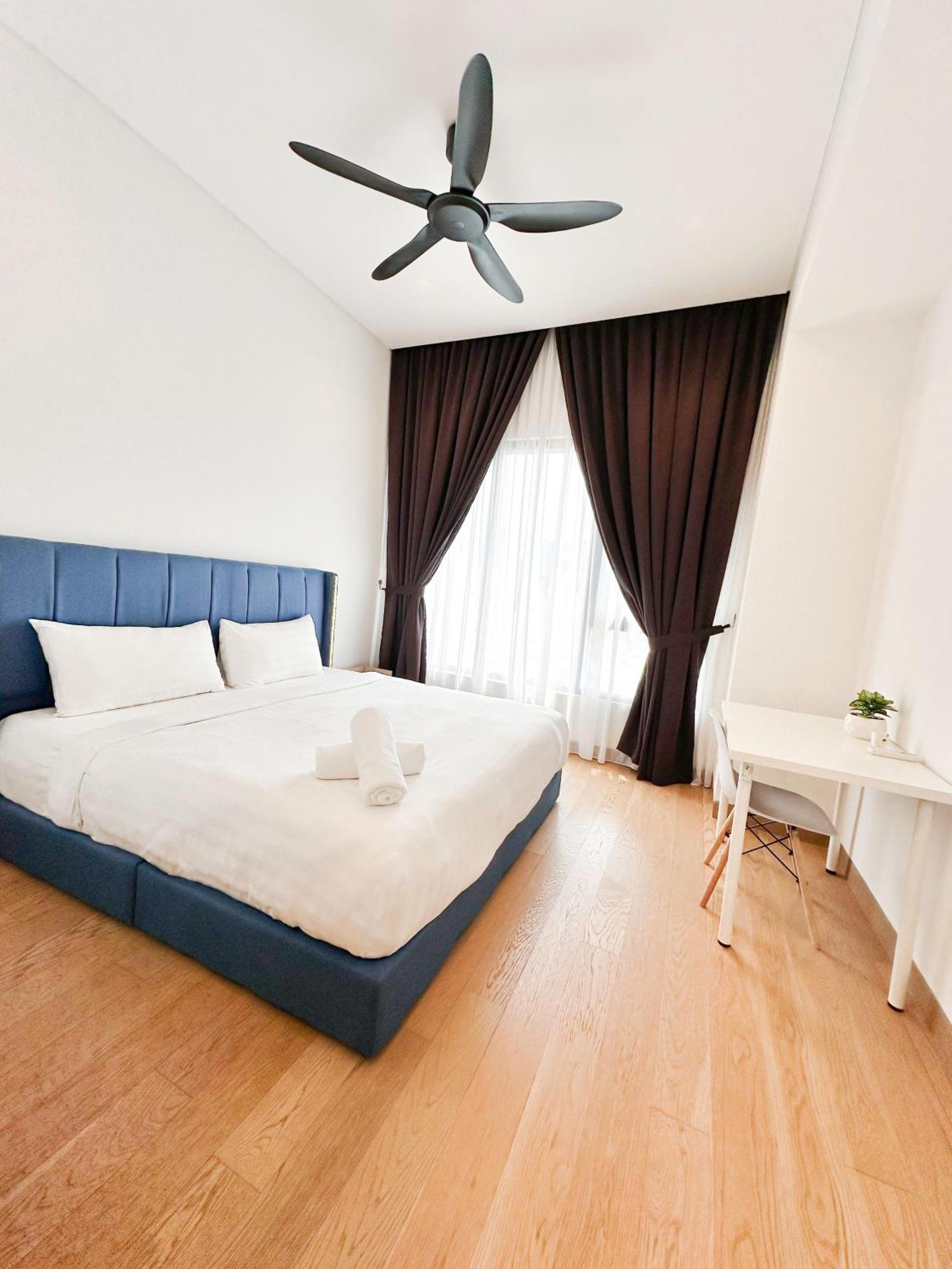 Lucentia Residences By Moonlight Stay! Apartment