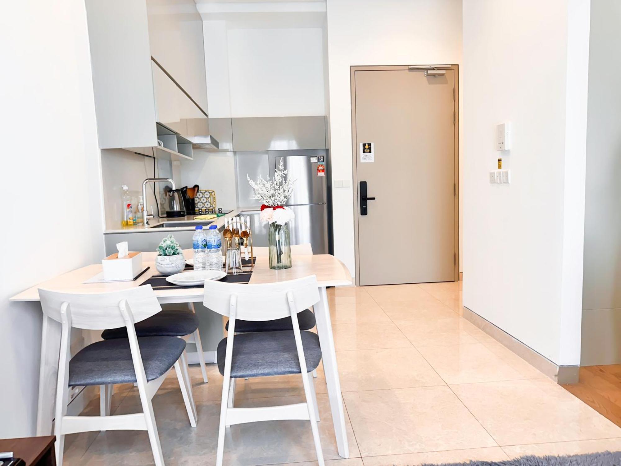 Apartment Lucentia Residences By Moonlight Stay!