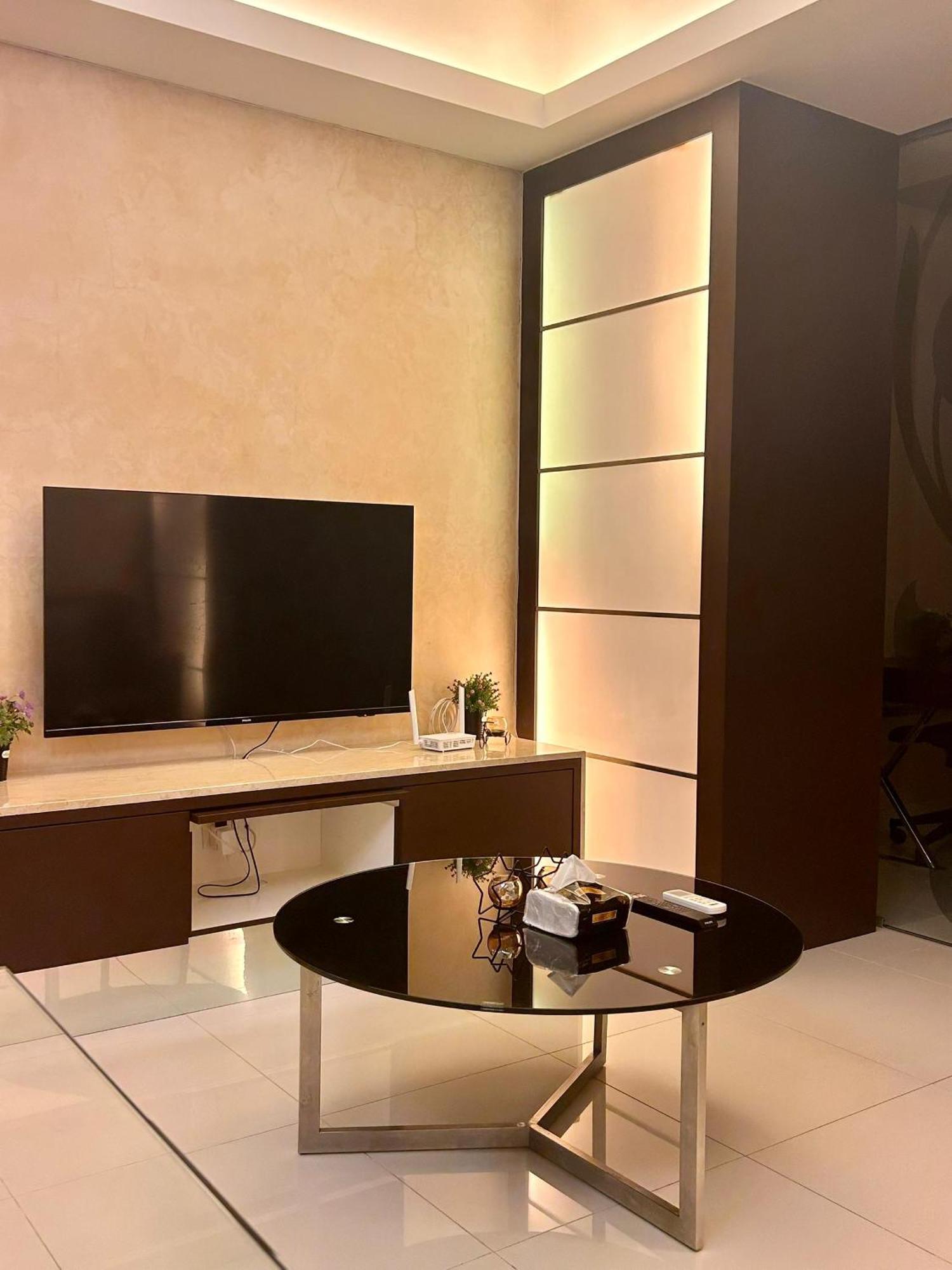 Chelsea Studio, Plaza Damas 3 Apartemen