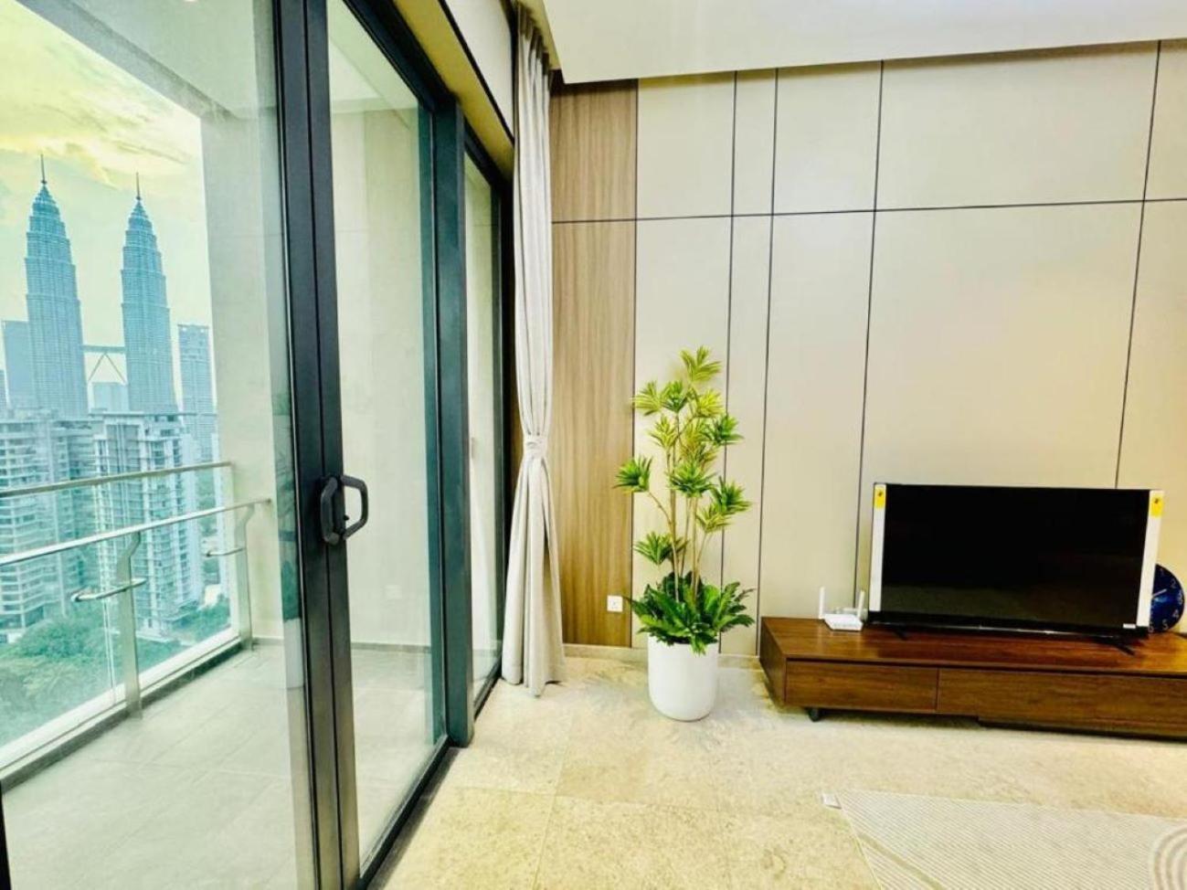 Crown The Manor Klcc Center Apartment