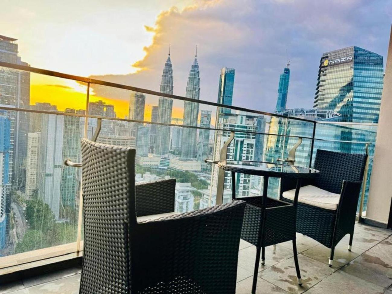 Apartment Crown The Manor Klcc Center