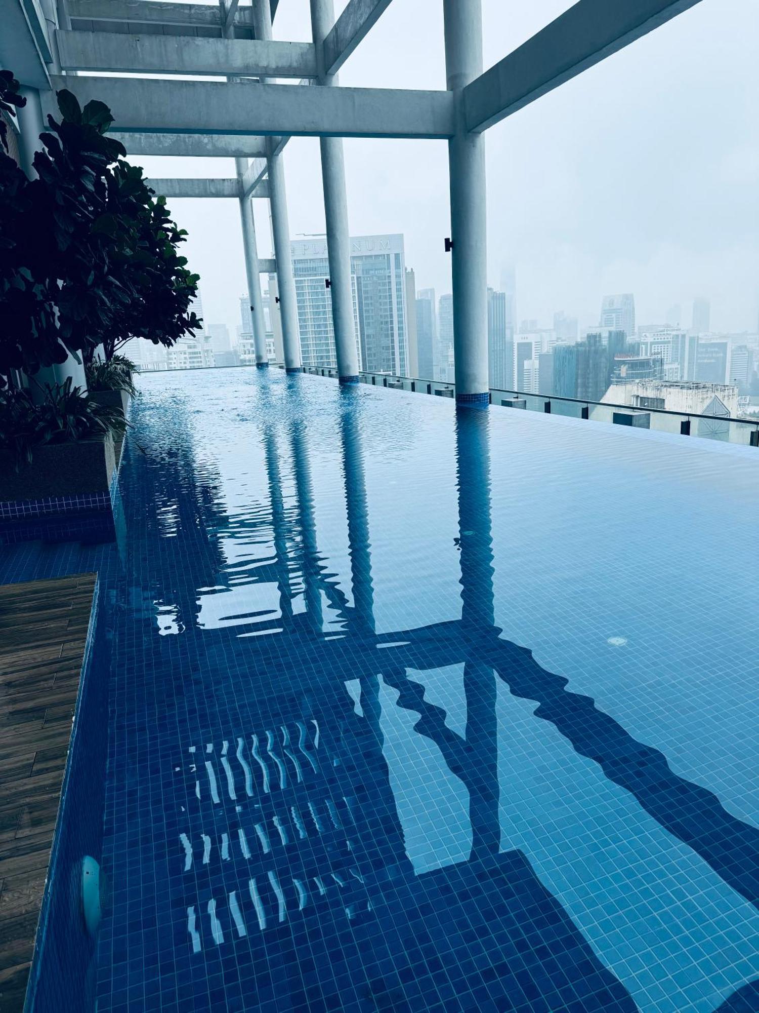 The Luxe Klcc By Comfort Dwellings Apartment *