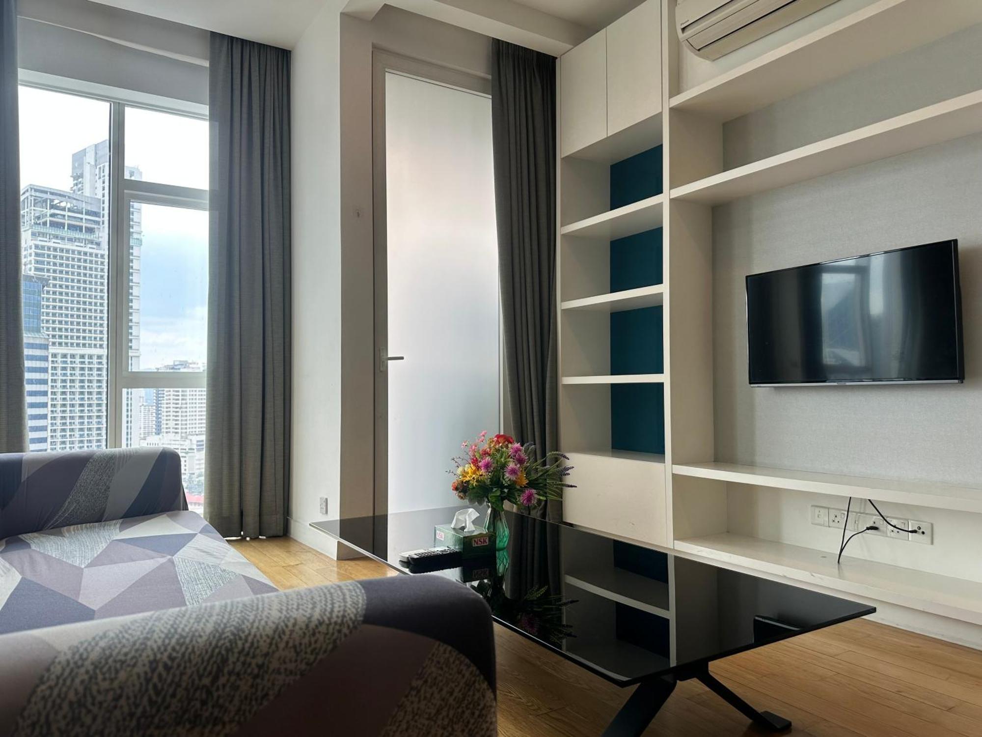 Platinum Luxury Klcc 5*