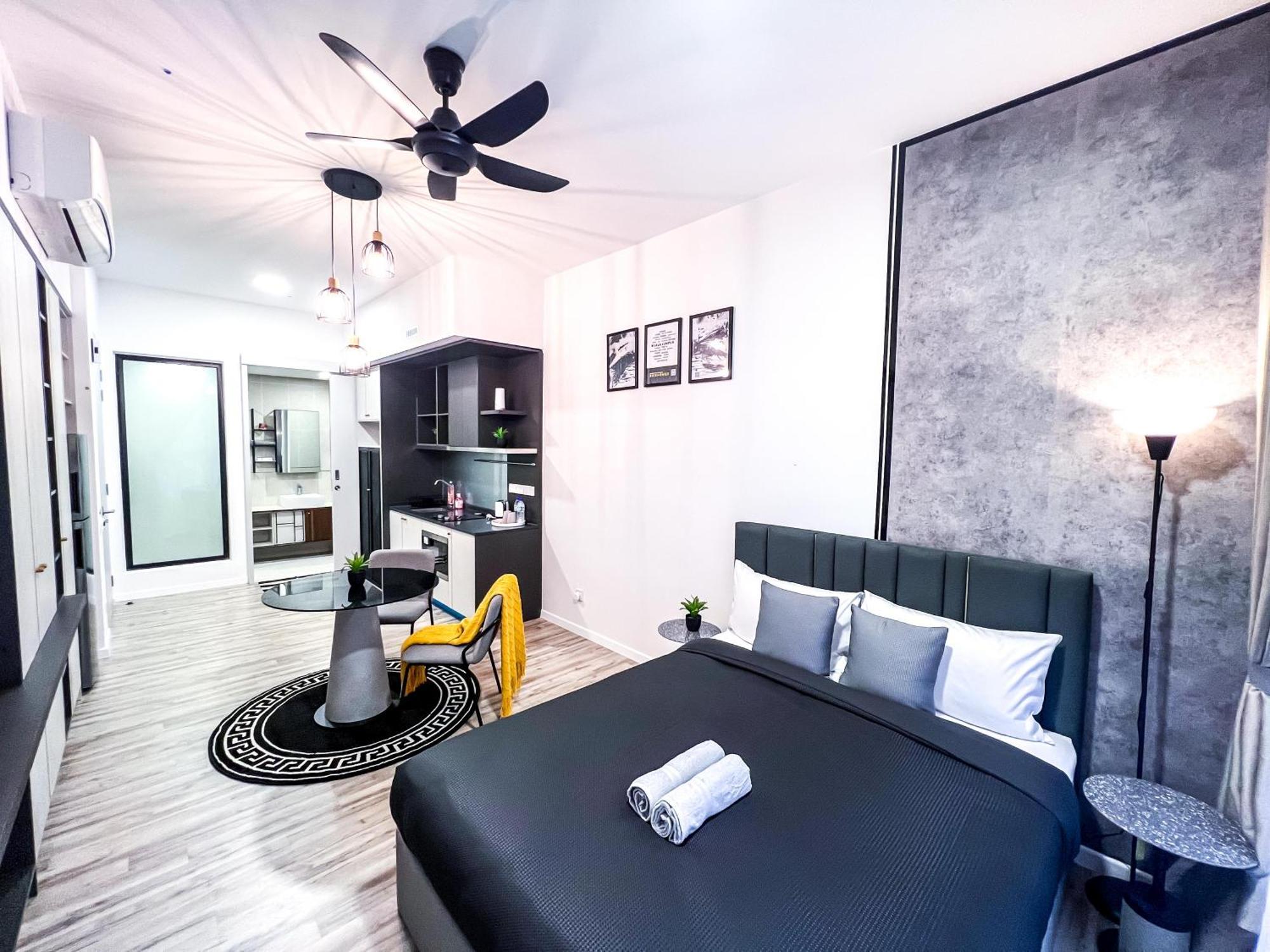 Aparthotel Millerz Square - Sky Pool & Gym - Free Parking, Wifi Kuala Lumpur