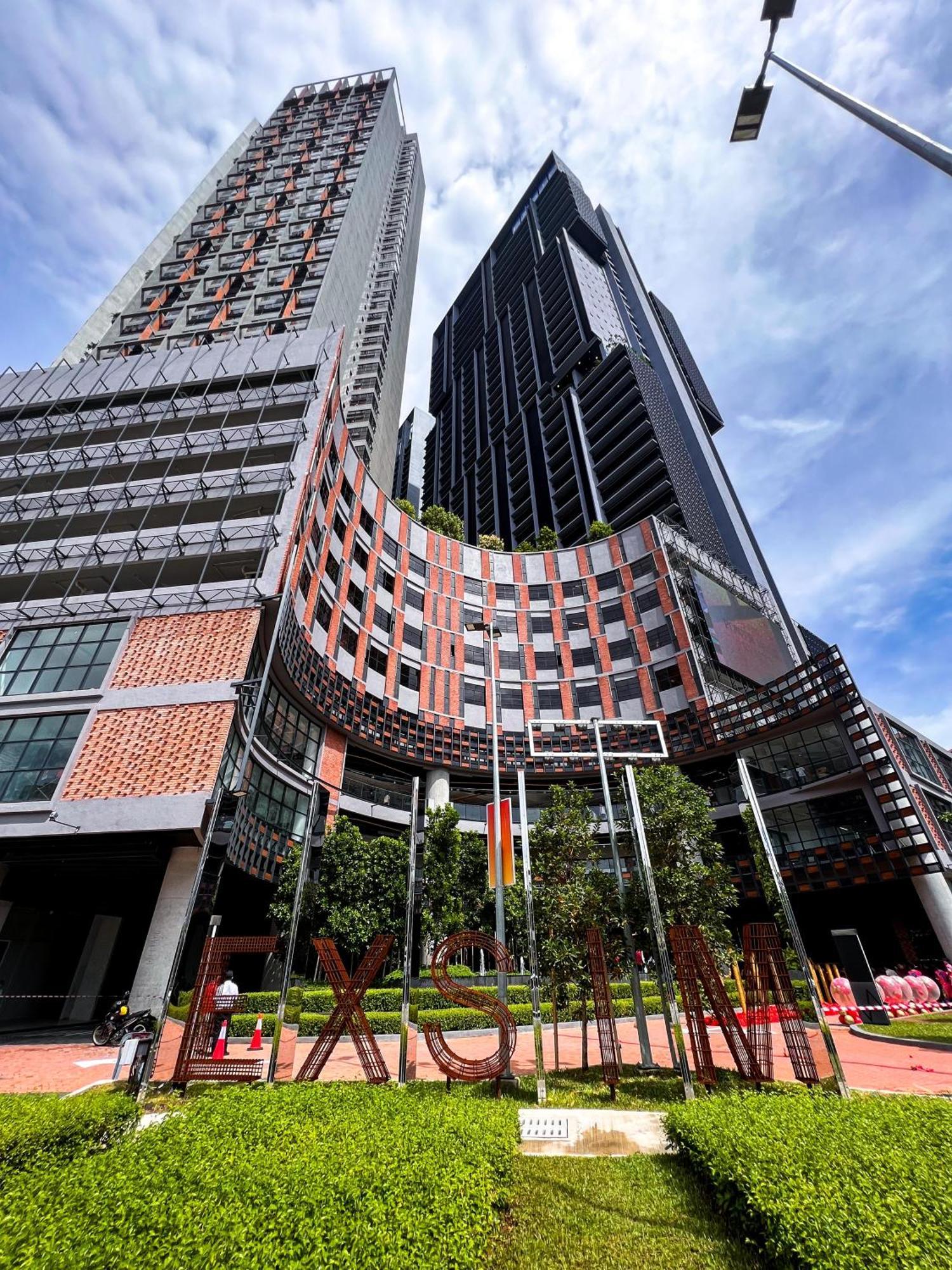 Millerz Square - Sky Pool & Gym - Free Parking, Wifi * Kuala Lumpur