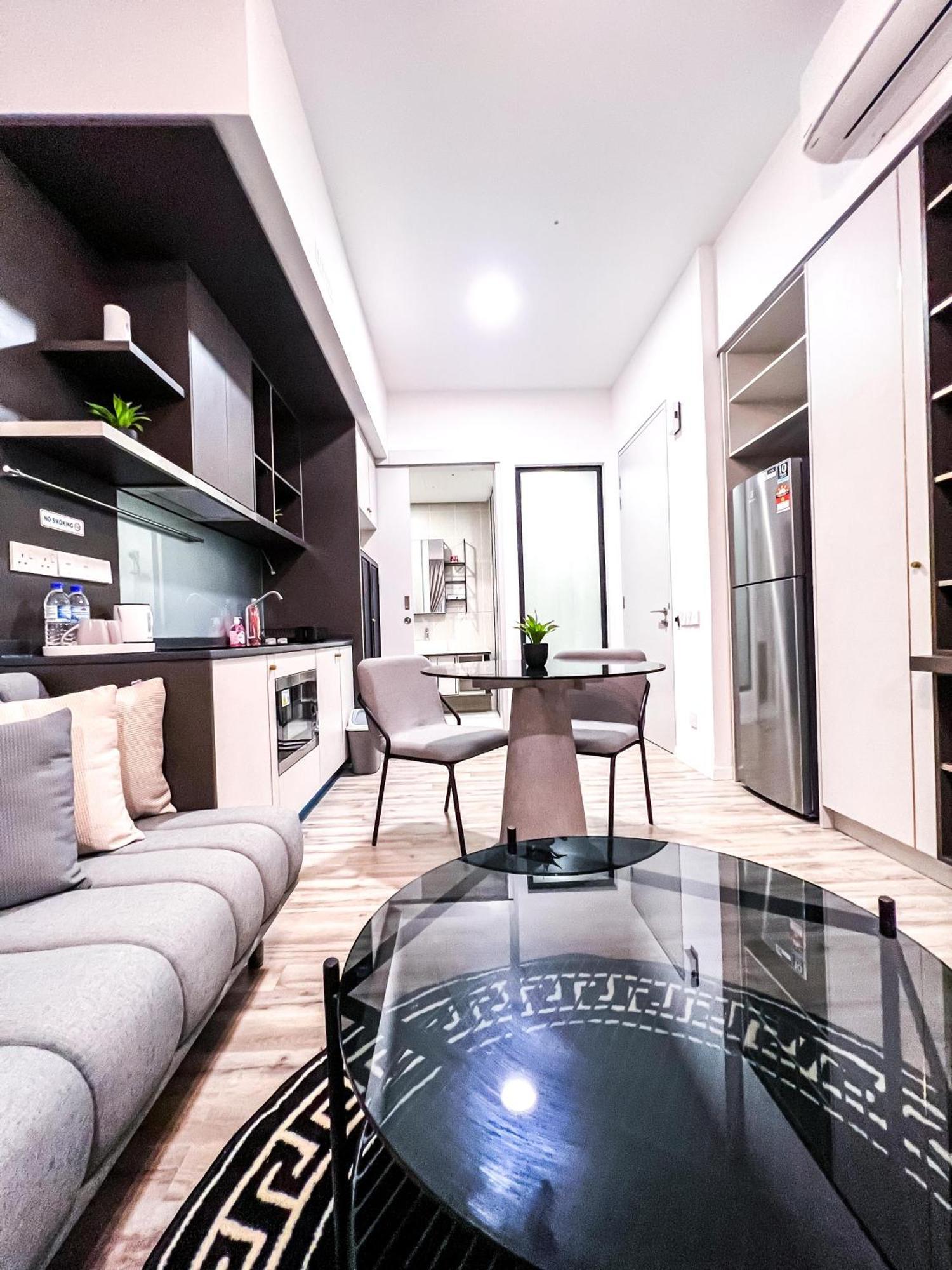 Aparthotel Millerz Square - Sky Pool & Gym - Free Parking, Wifi Kuala Lumpur