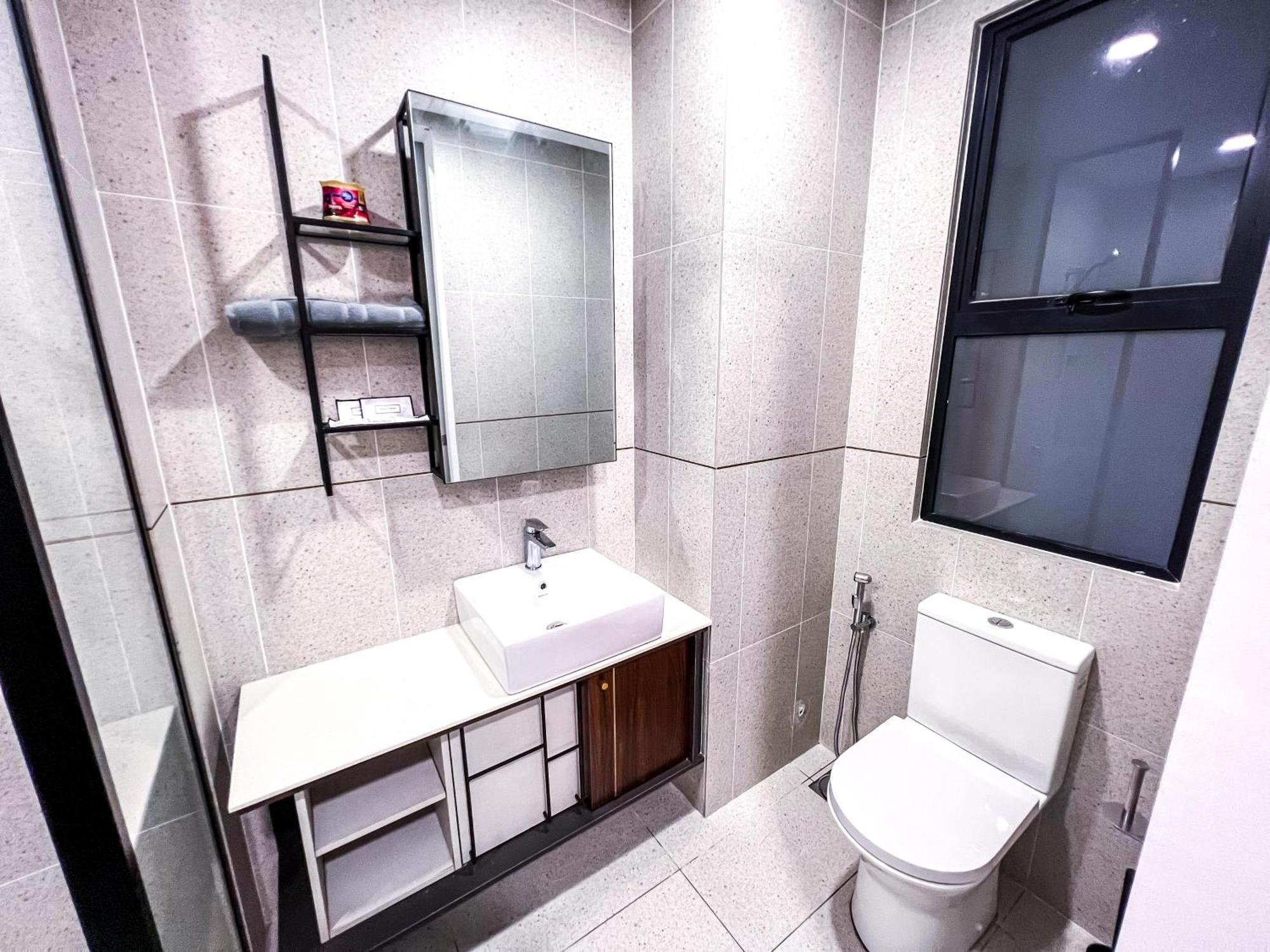 Millerz Square - Sky Pool & Gym - Free Parking, Wifi Aparthotel