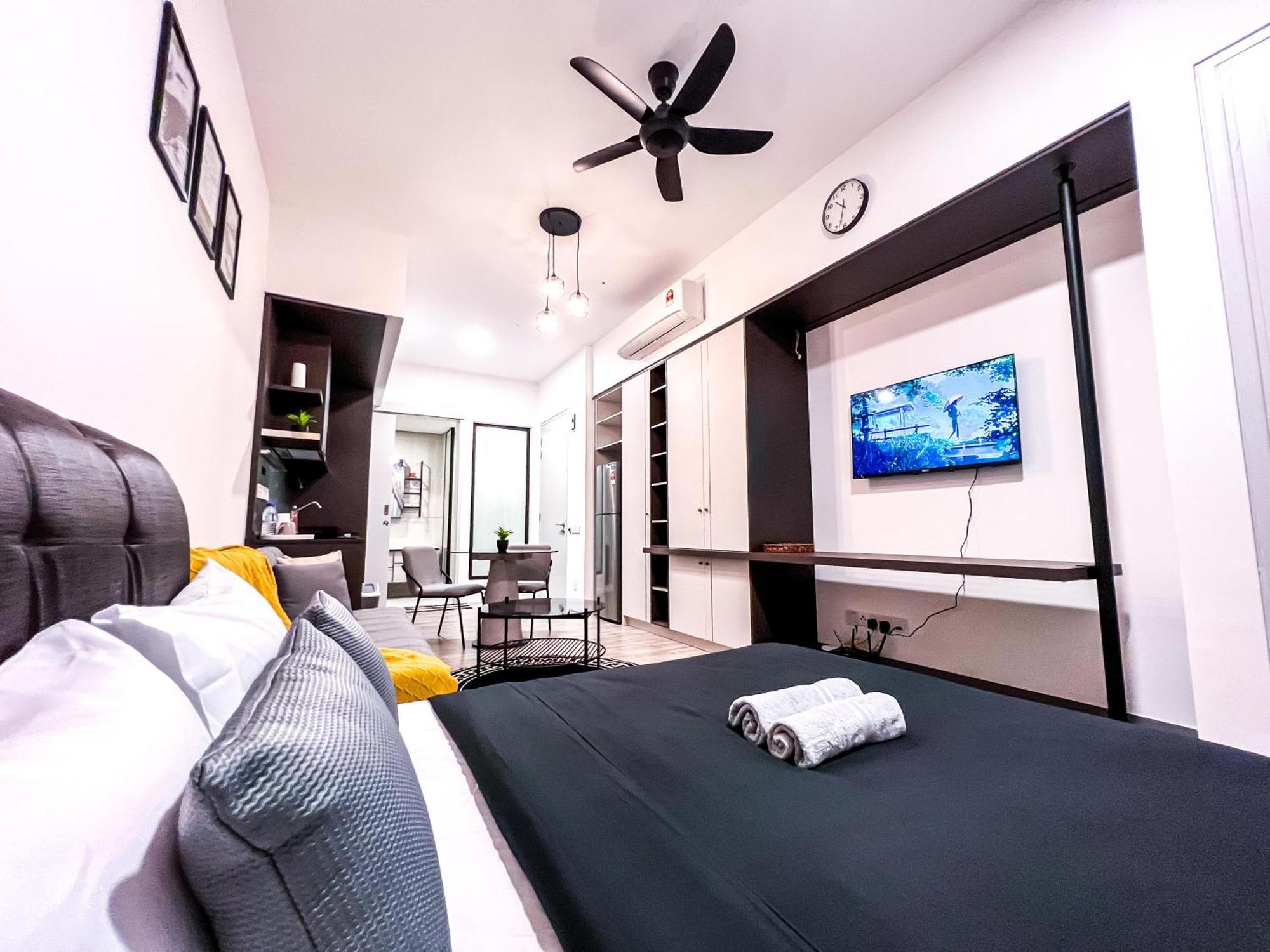 Millerz Square - Sky Pool & Gym - Free Parking, Wifi Kuala Lumpur