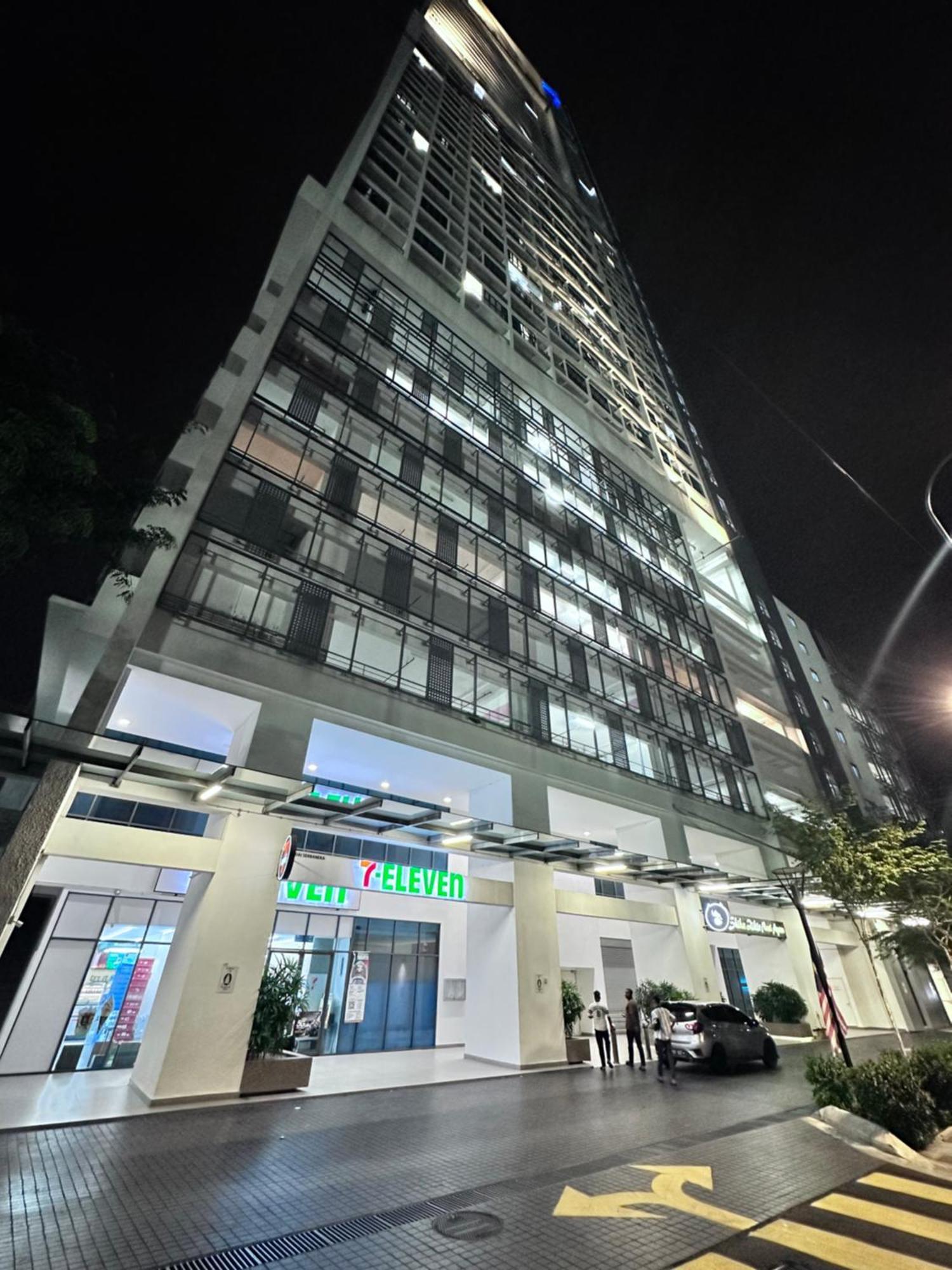 The Luxe Infinitum Kl City By Sahara Apartment *