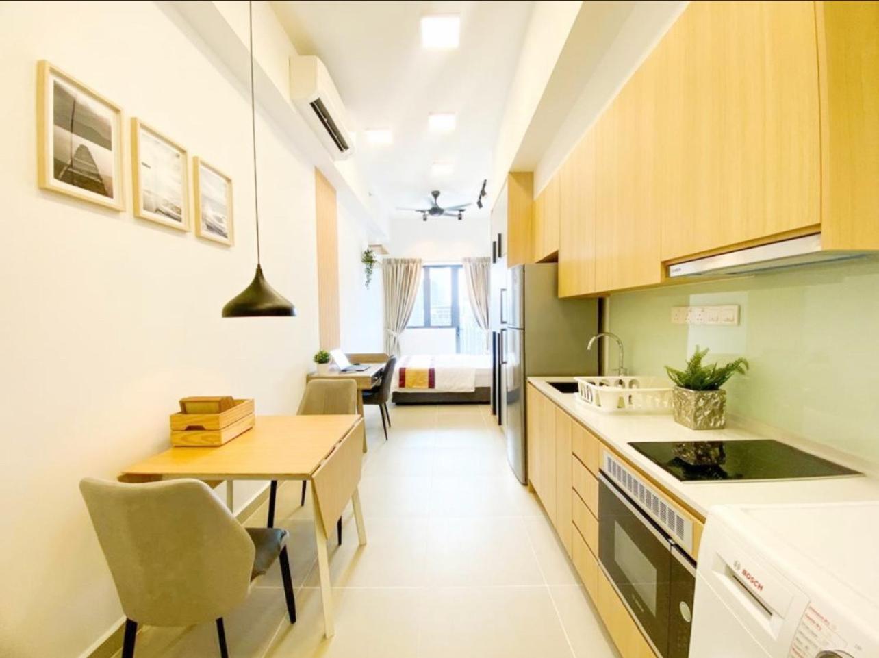 Apartment The Luxe Colony Skypool By Tasu *