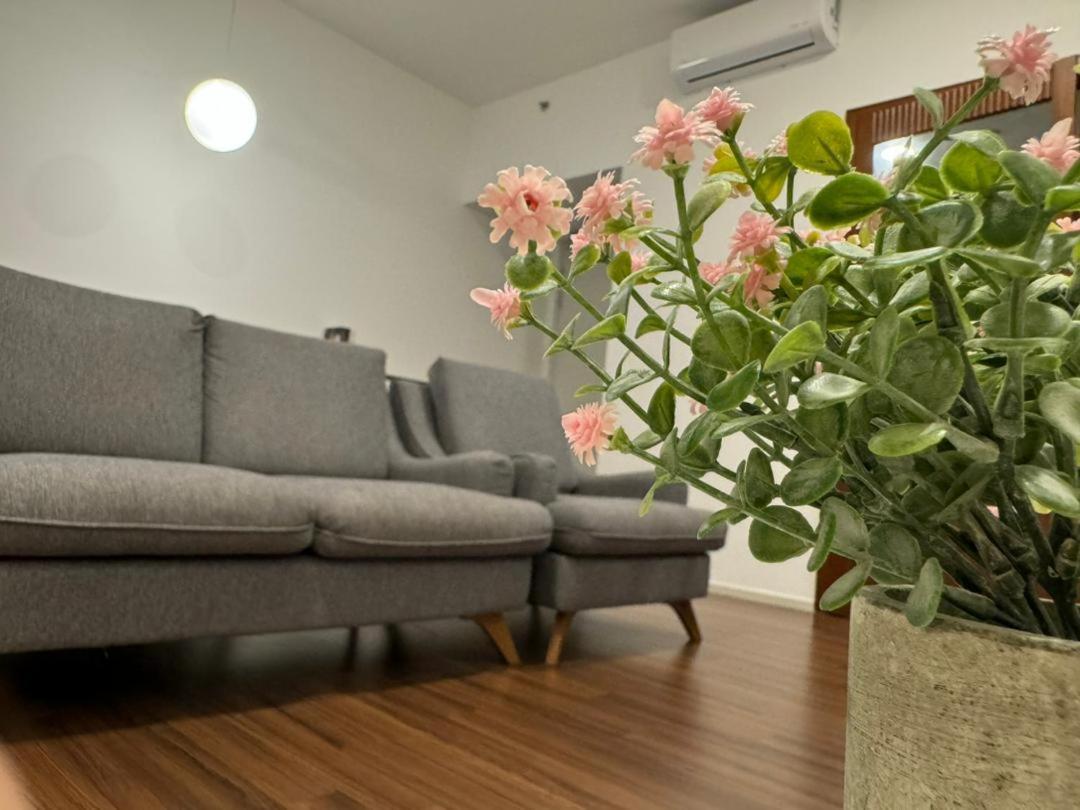 Serviced Apartment, Jalan Peel By Rverse *
