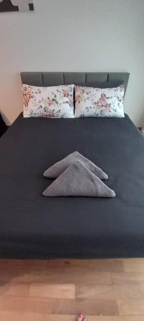 The Wadies 2br 5pax Reizz Residences With Balcony And View Jalan Ampang Apartment