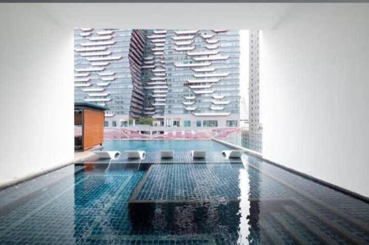 The Wadies 2br 5pax Reizz Residences With Balcony And View Jalan Ampang