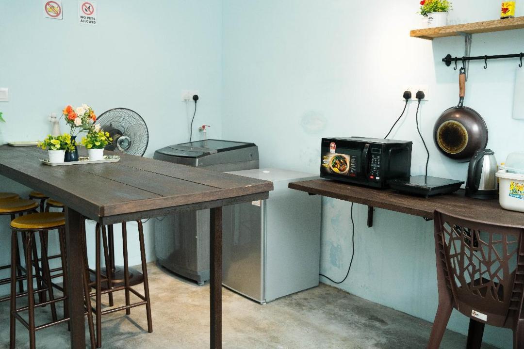 5 Minute Walk To Hukm Guest house