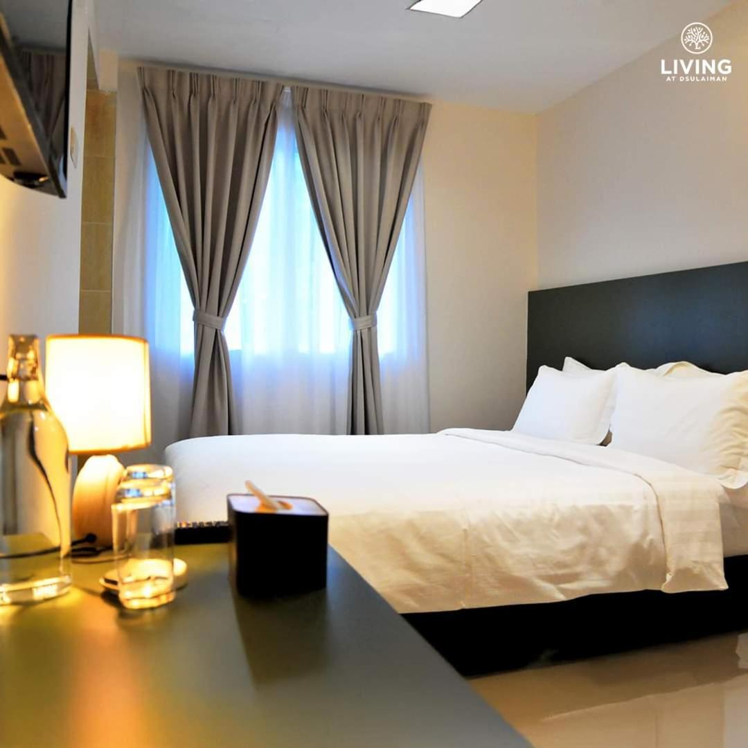 Living At Dsulaiman Hotel