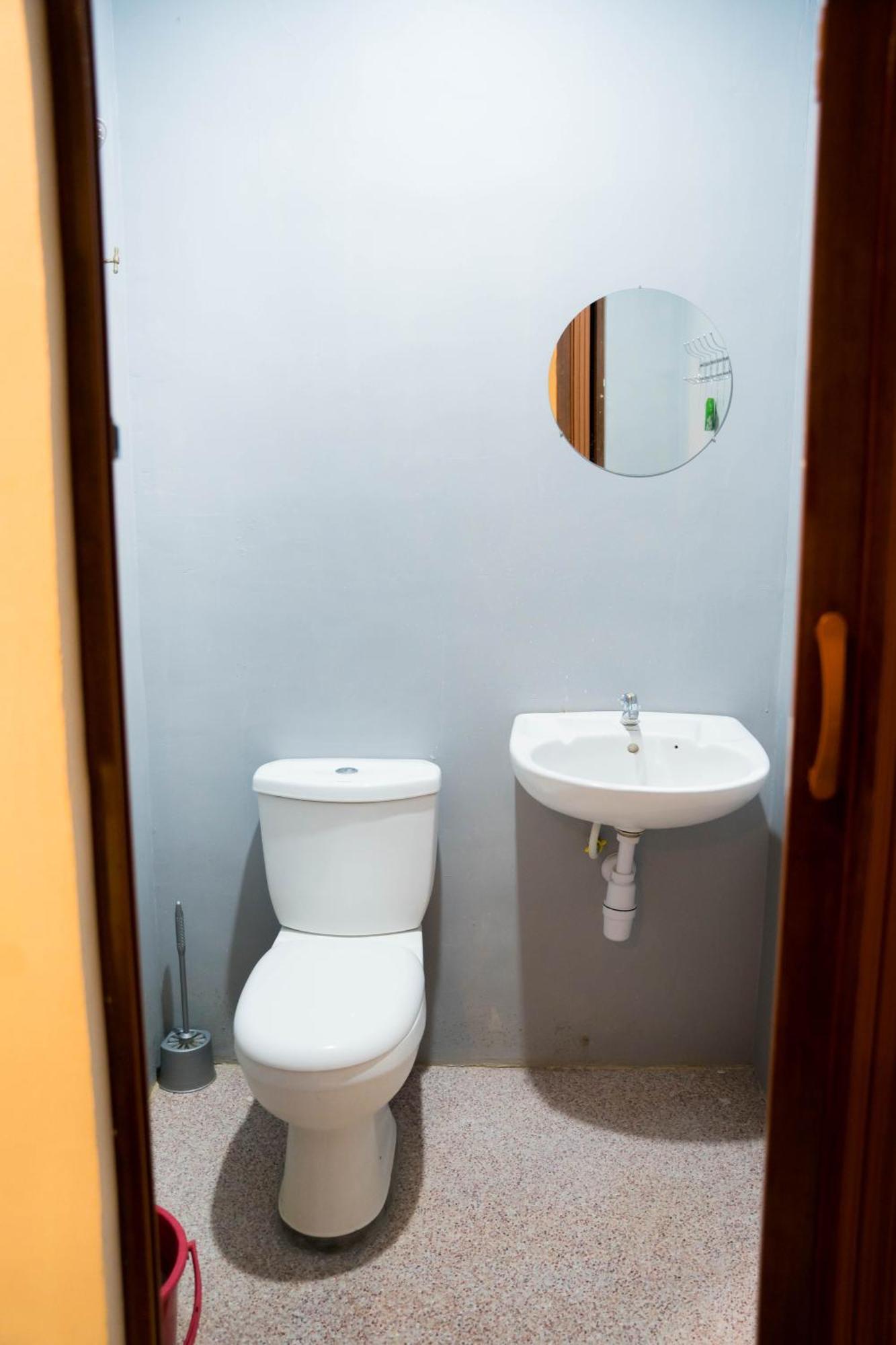 5 Minute Walk To Hukm Guest house
