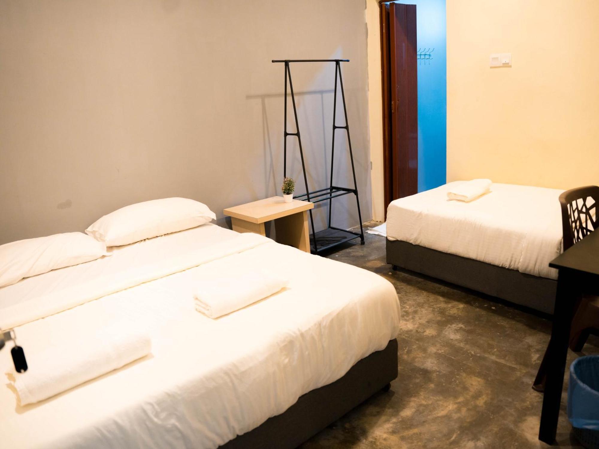 5 Minute Walk To Hukm Guest house