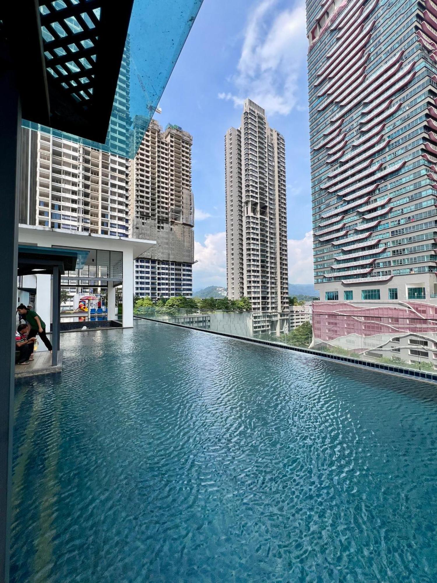 Dreamscape By Reizz Apartment