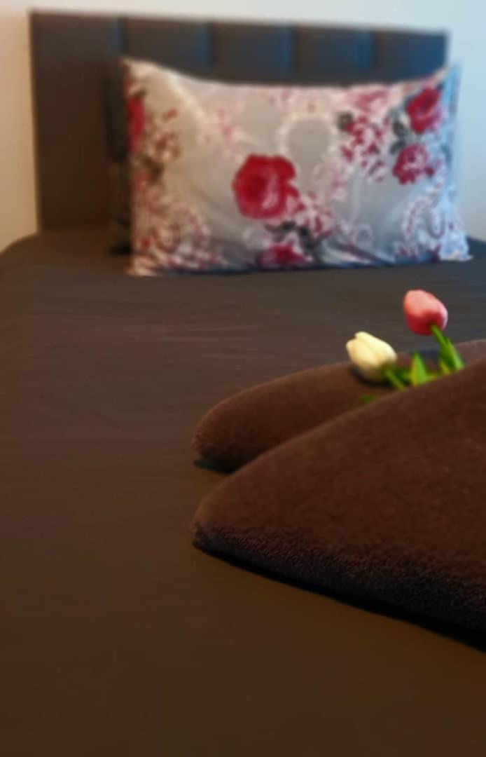 The Wadies 2br 5pax Reizz Residences With Balcony And View Jalan Ampang Apartment Kuala Lumpur