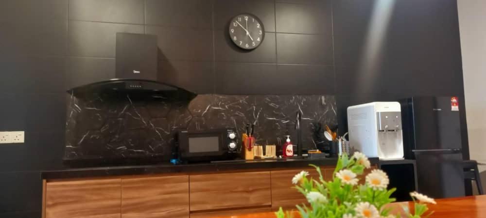 The Wadies 2br 5pax Reizz Residences With Balcony And View Jalan Ampang * Kuala Lumpur