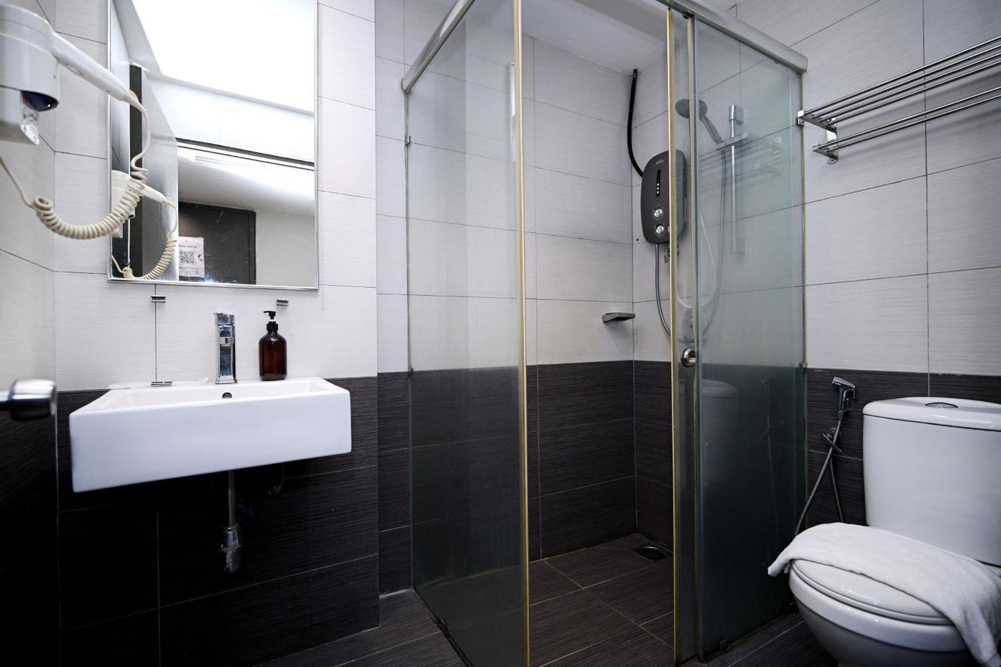 Kingston 6 - Changkat, Bukit Bintang Hotel