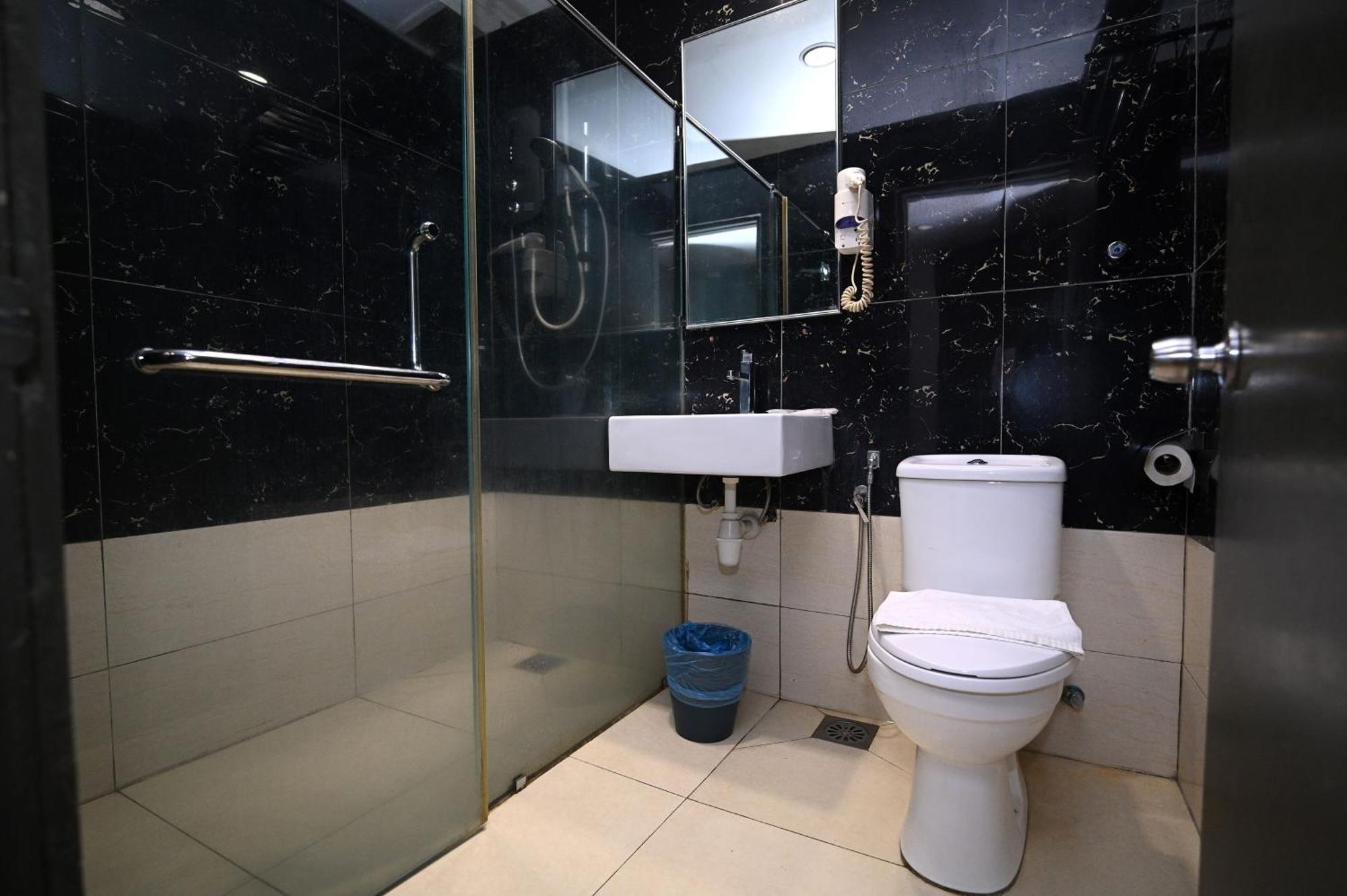 Kingston 6 - Changkat, Bukit Bintang Hotel Kuala Lumpur