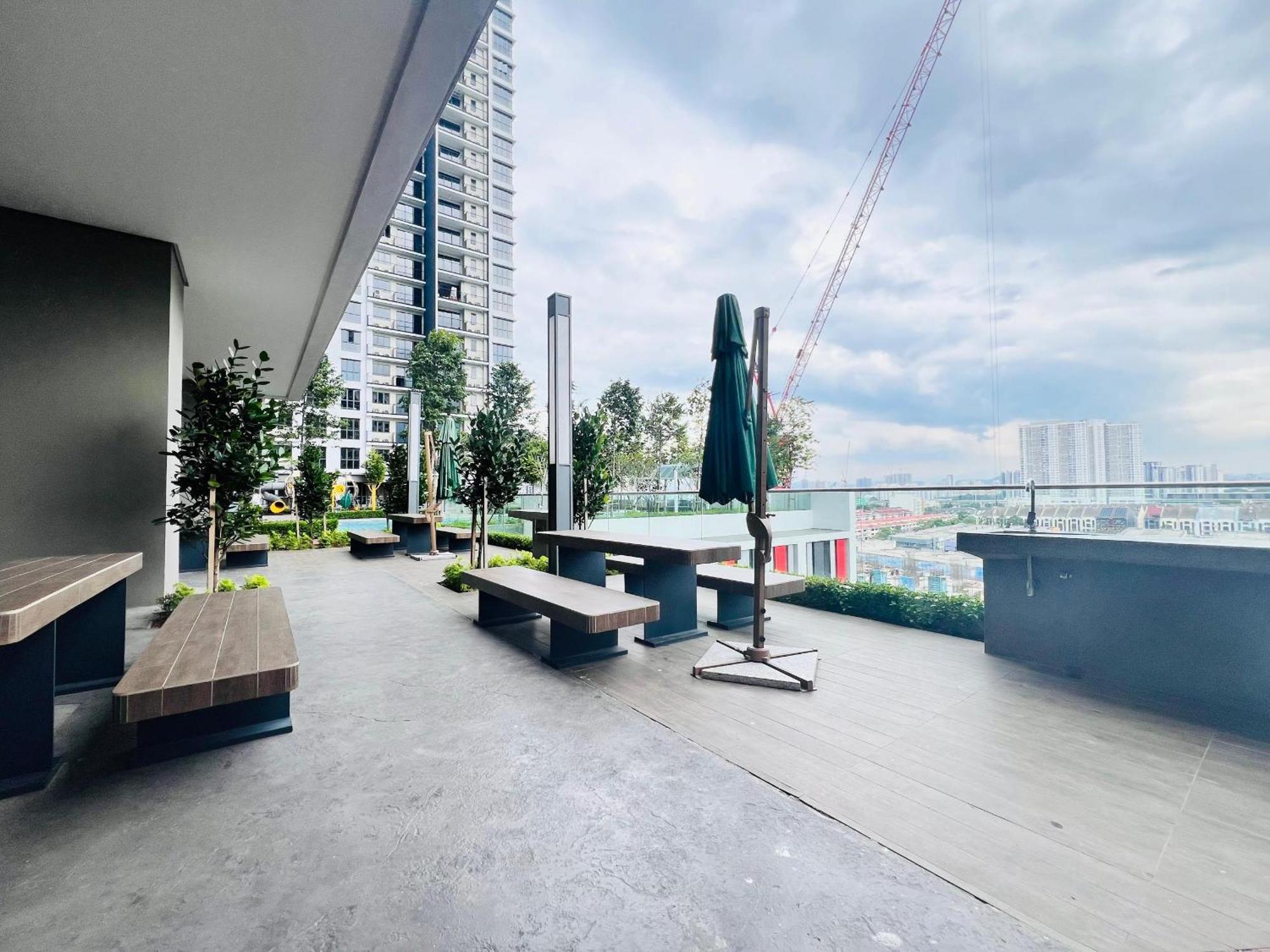 Kuchai Sentral By Deurban Apartment