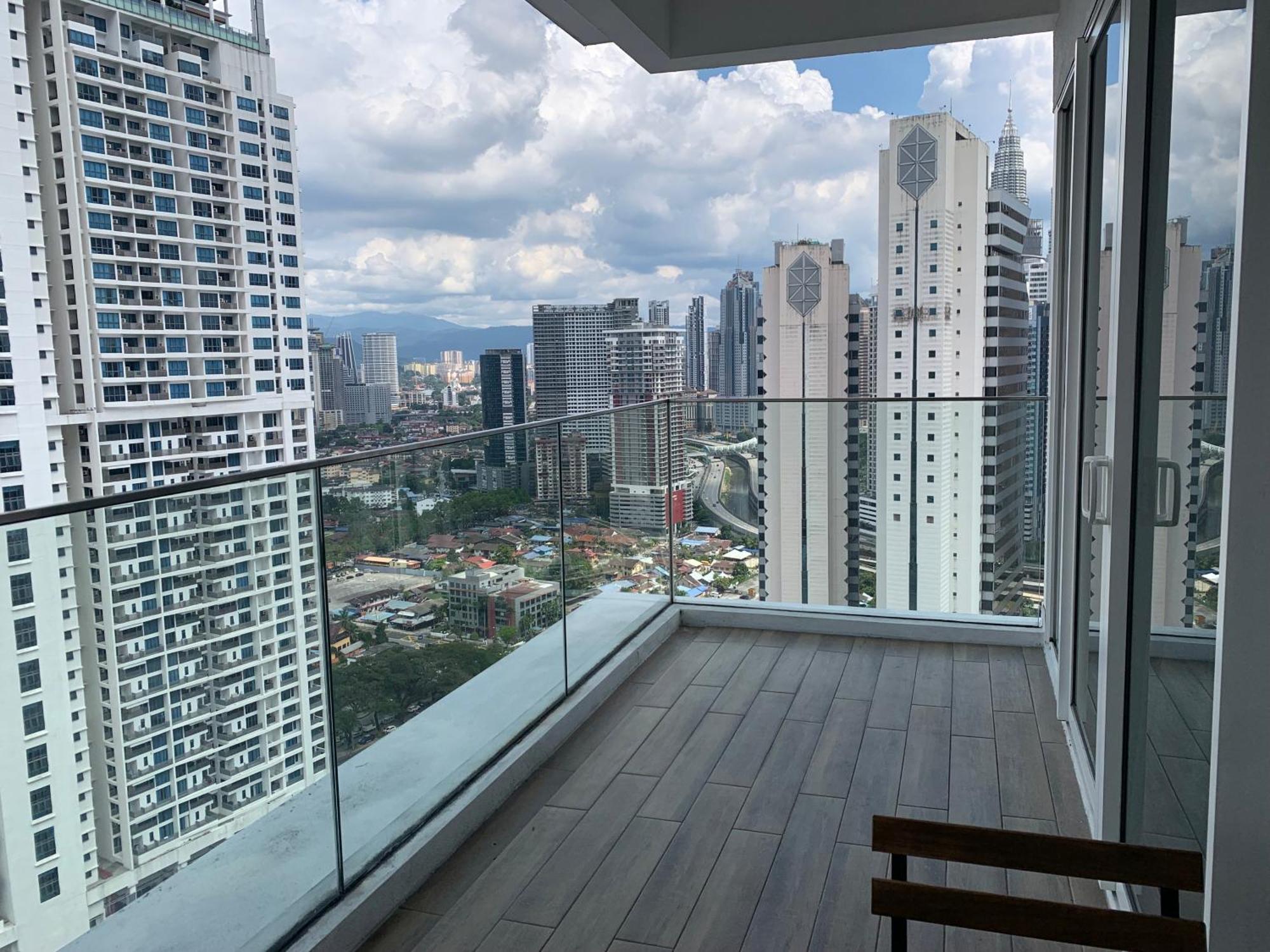 Quill Residences Service By Br Apartment *