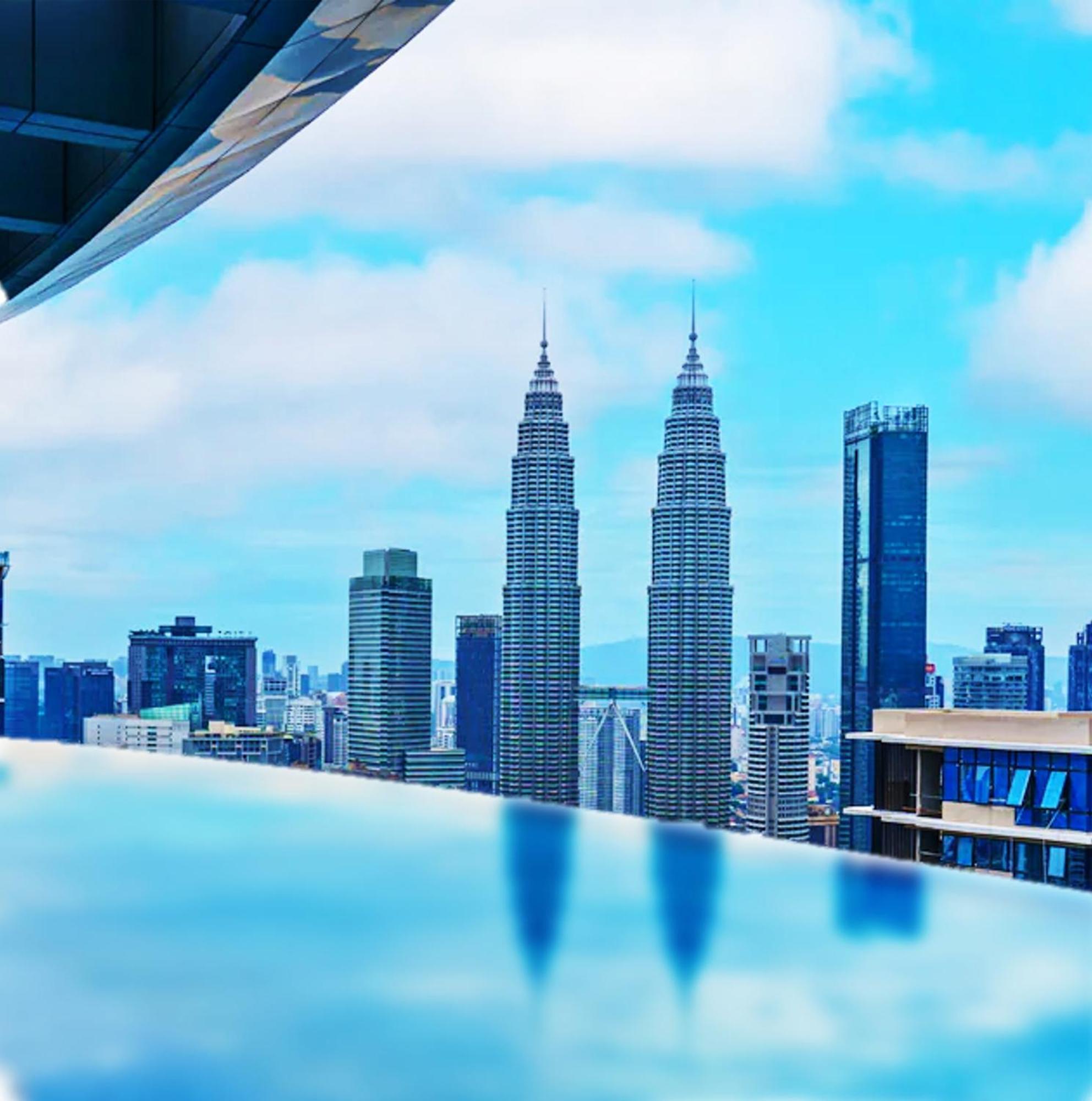 Eaton With Klcc Skyline View Pool Kuala Lumpur