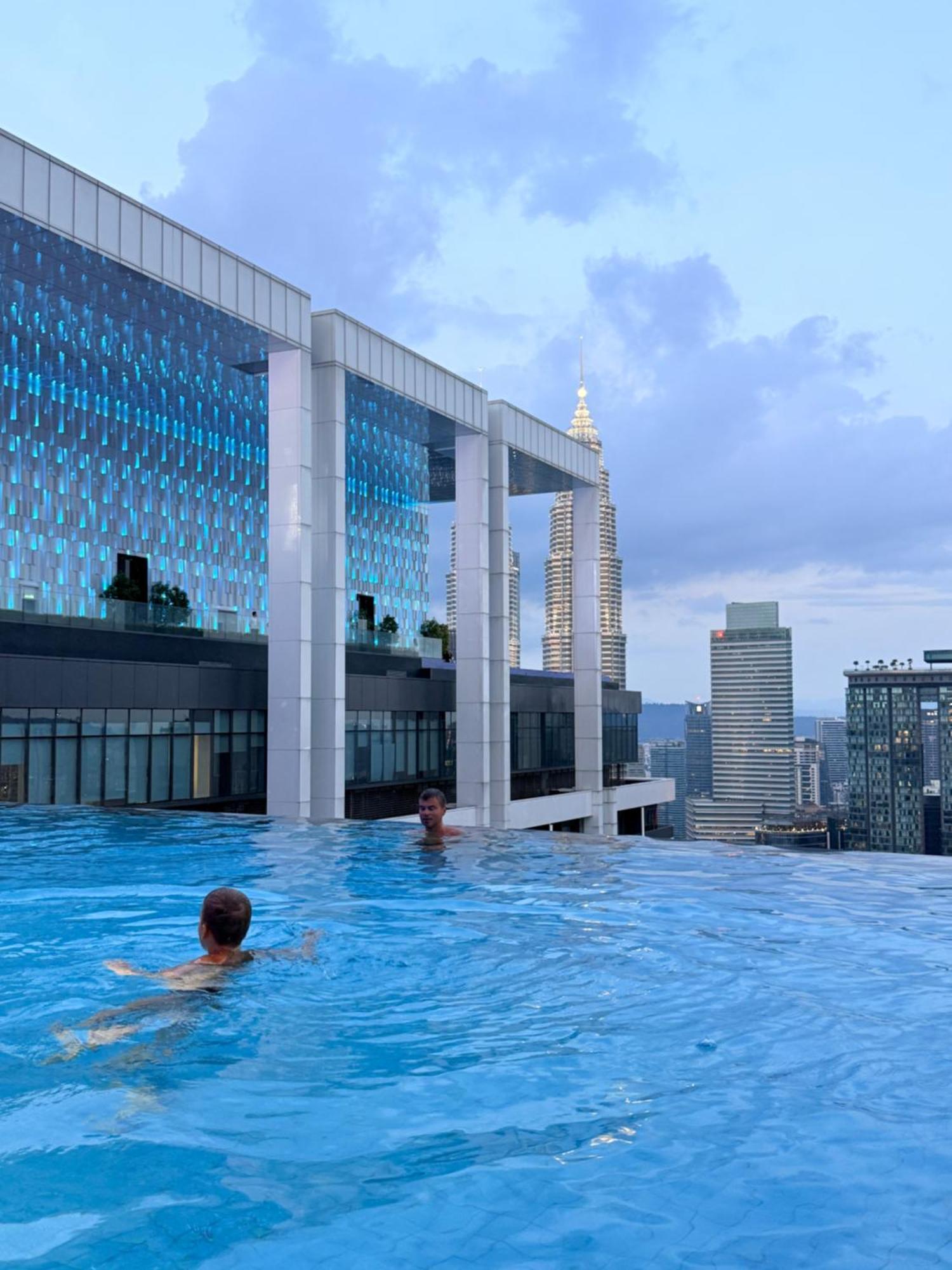 Platinum Klcc Face Apartment *