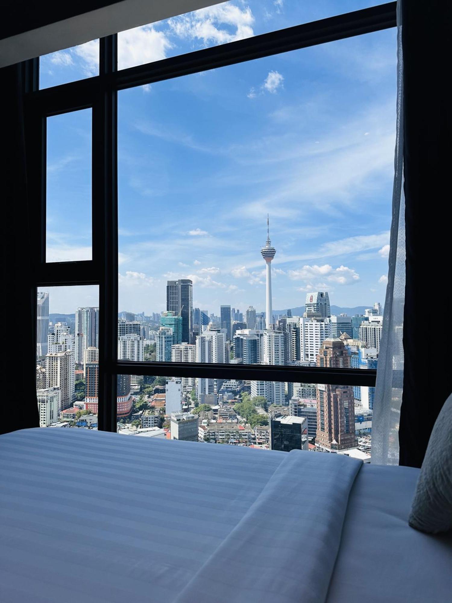 Axon With Heaven Rainbow Apartment