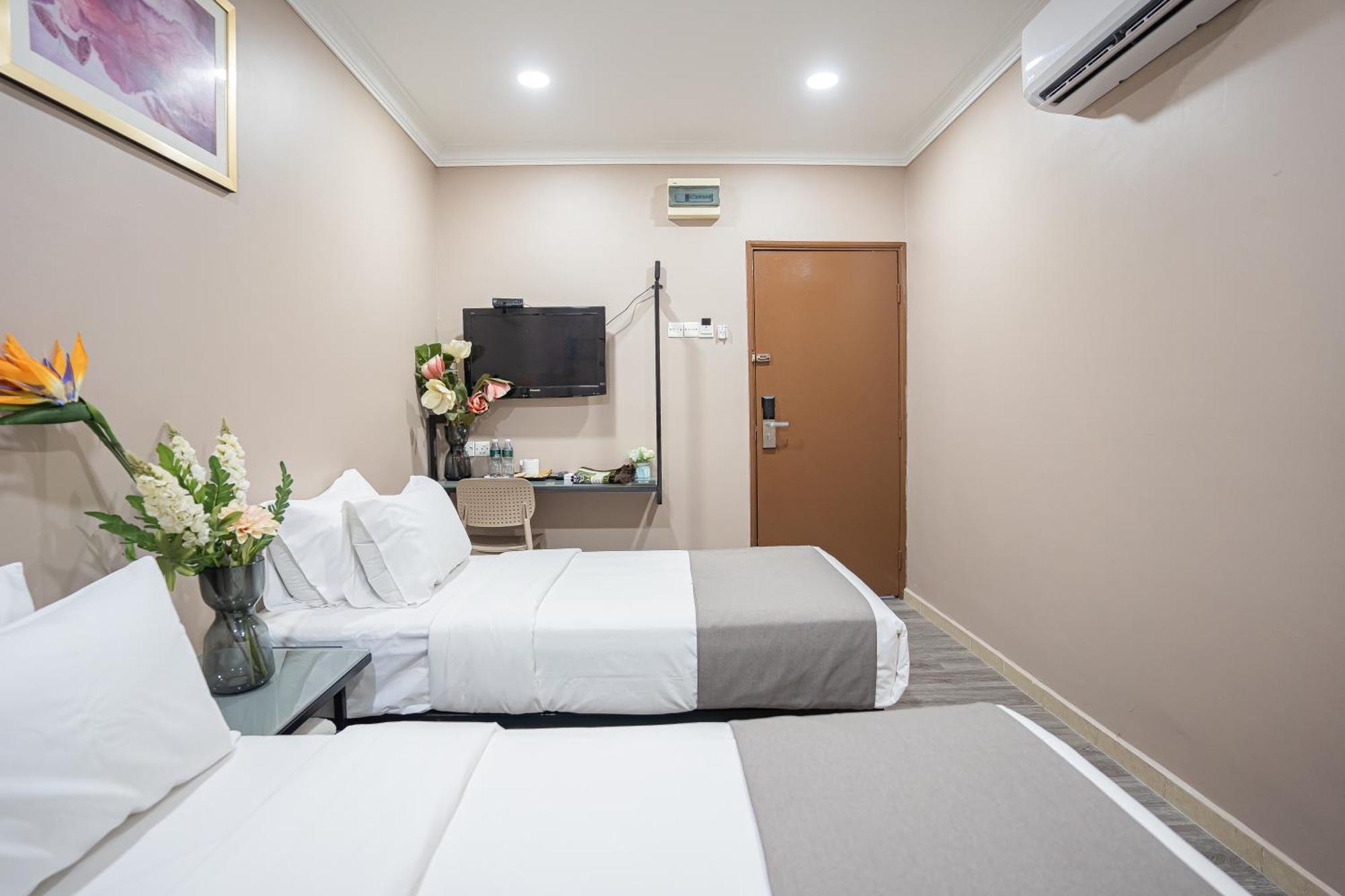 Hotel 28 Rapid 2*