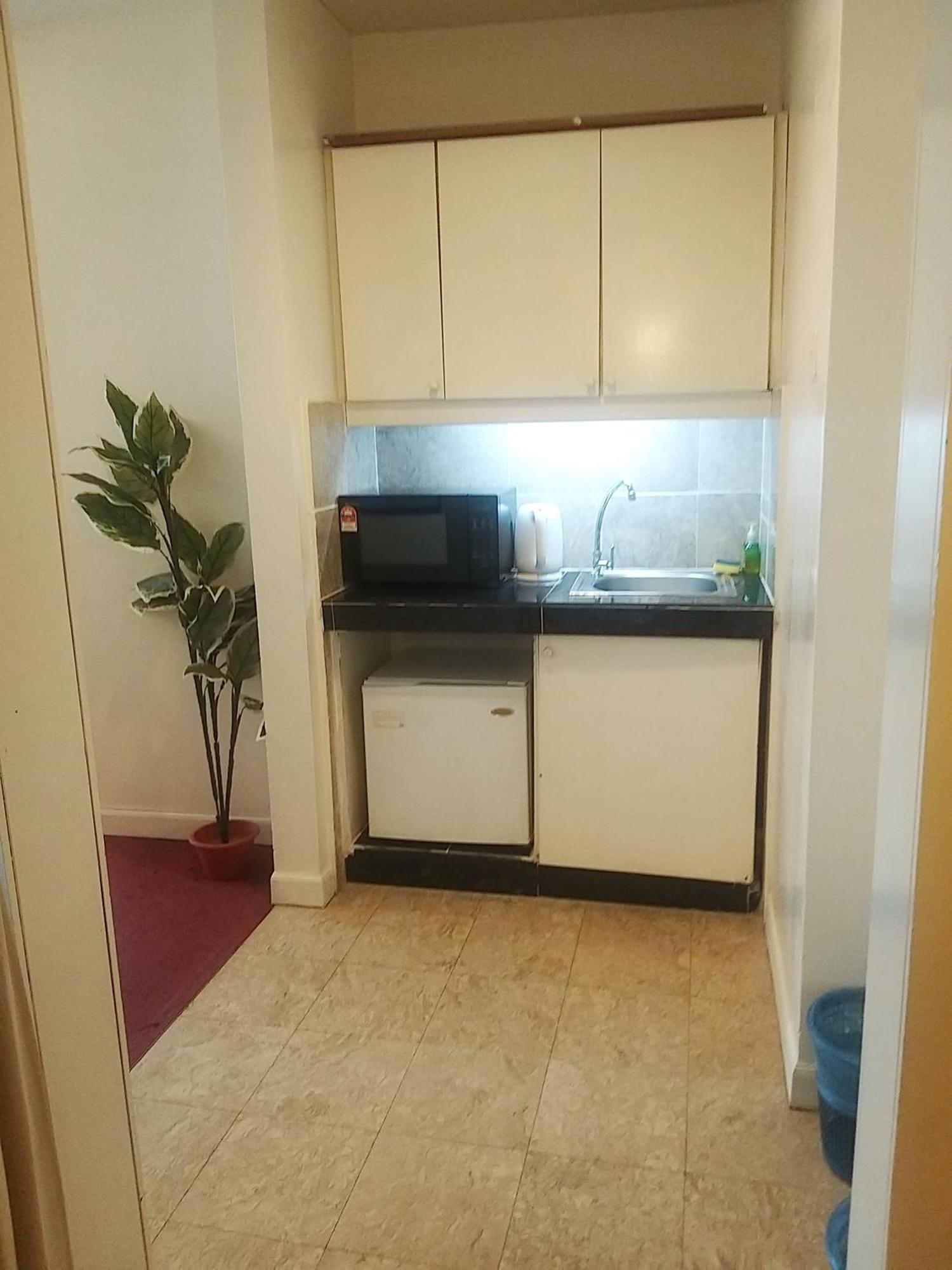 Eastern Times Square Kl Appartement *