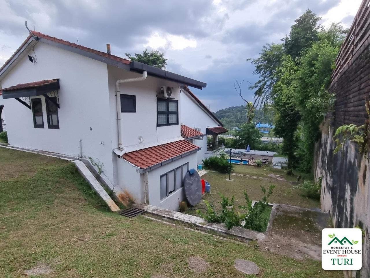 Turi & Event House