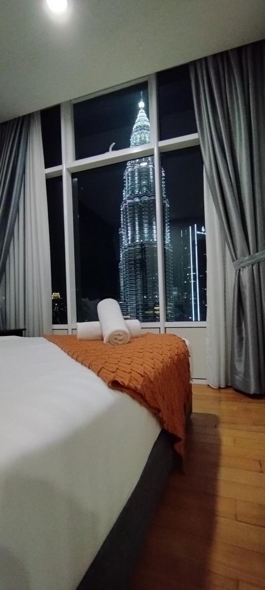 Apartment Sky Klcc By Family *