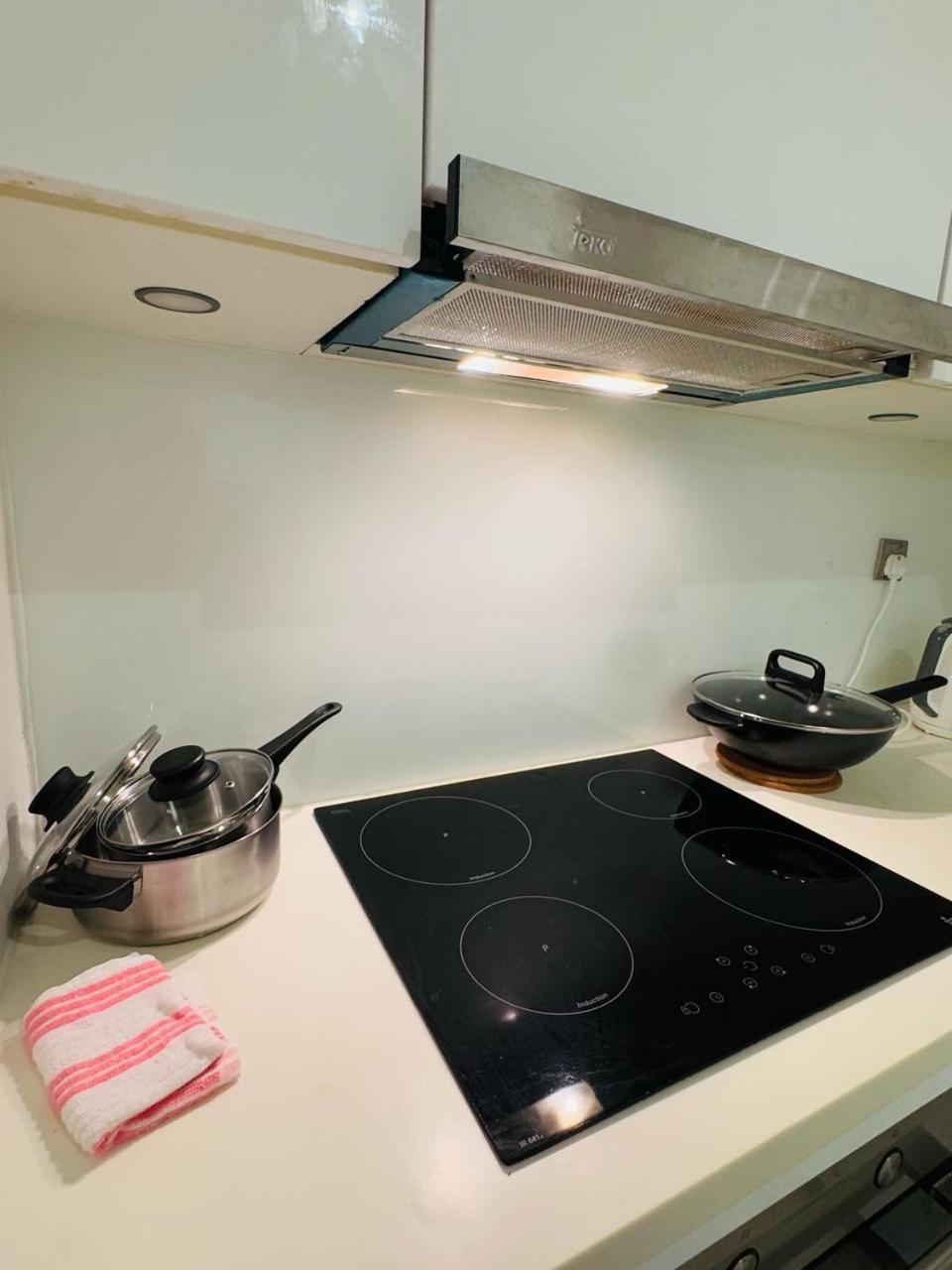 Apartment Urban Cozy At Skysuites Near Klcc Complimentary Breakfast *