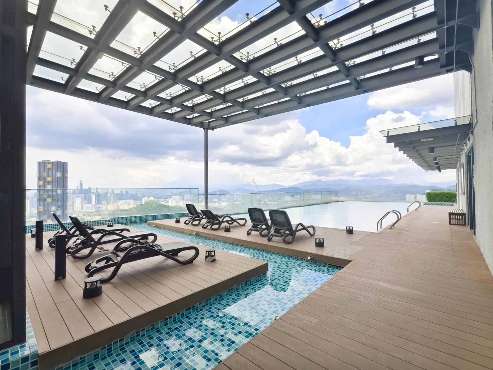 Apartment Urban Loft Mrt Convenience Klcc Nearby In Eko Cheras